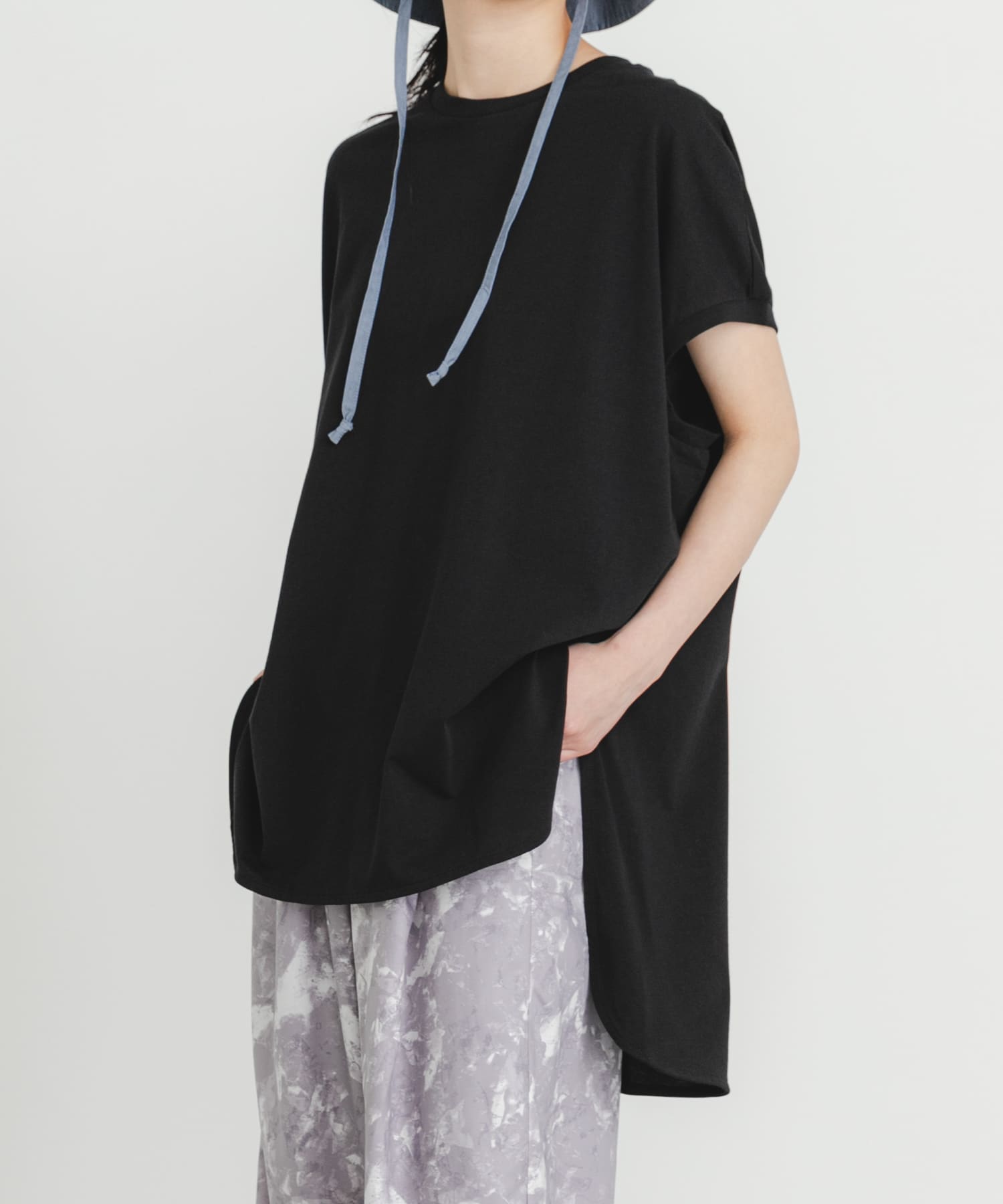 身長 : 161cm サイズ : Free