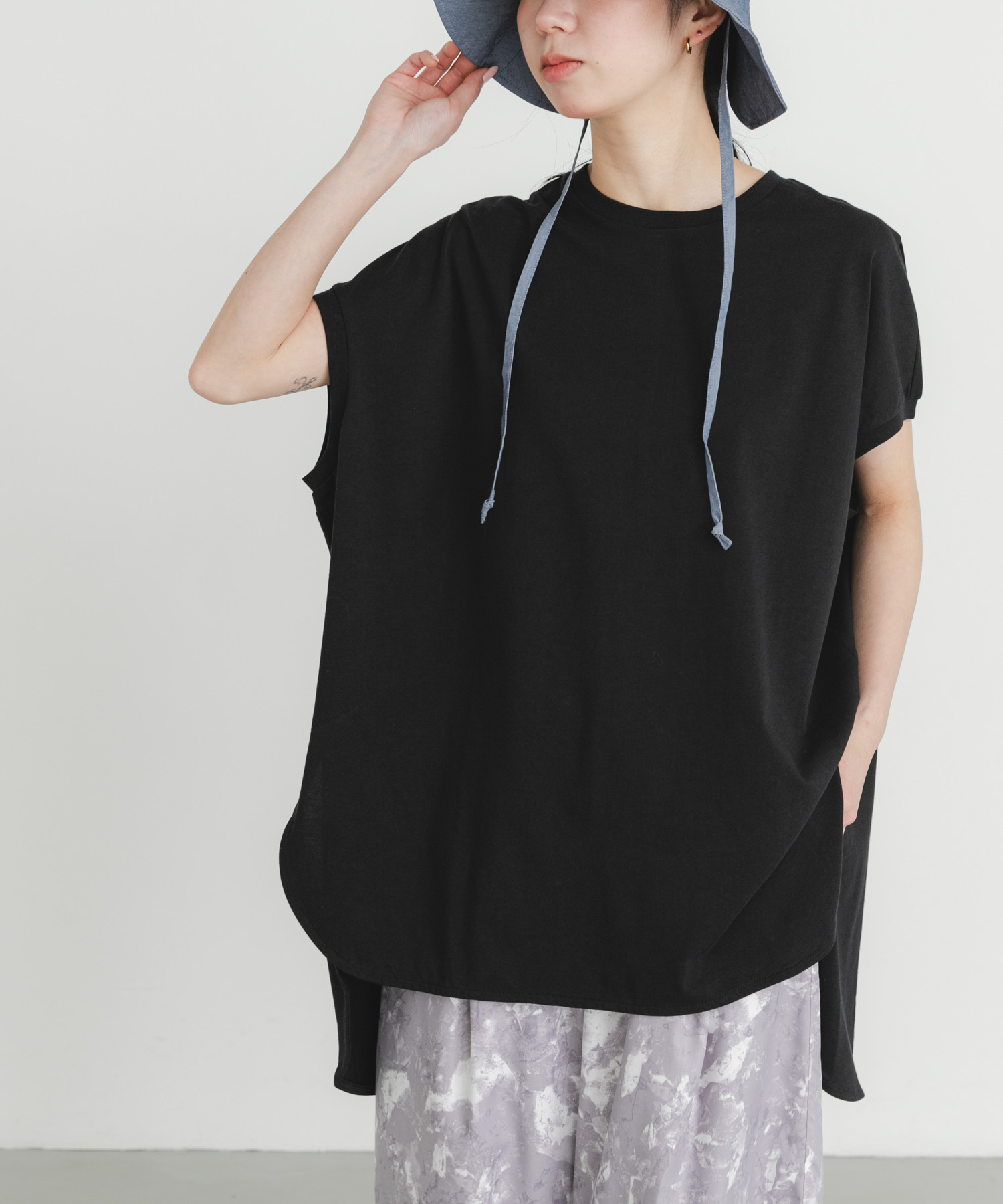 身長 : 161cm サイズ : Free