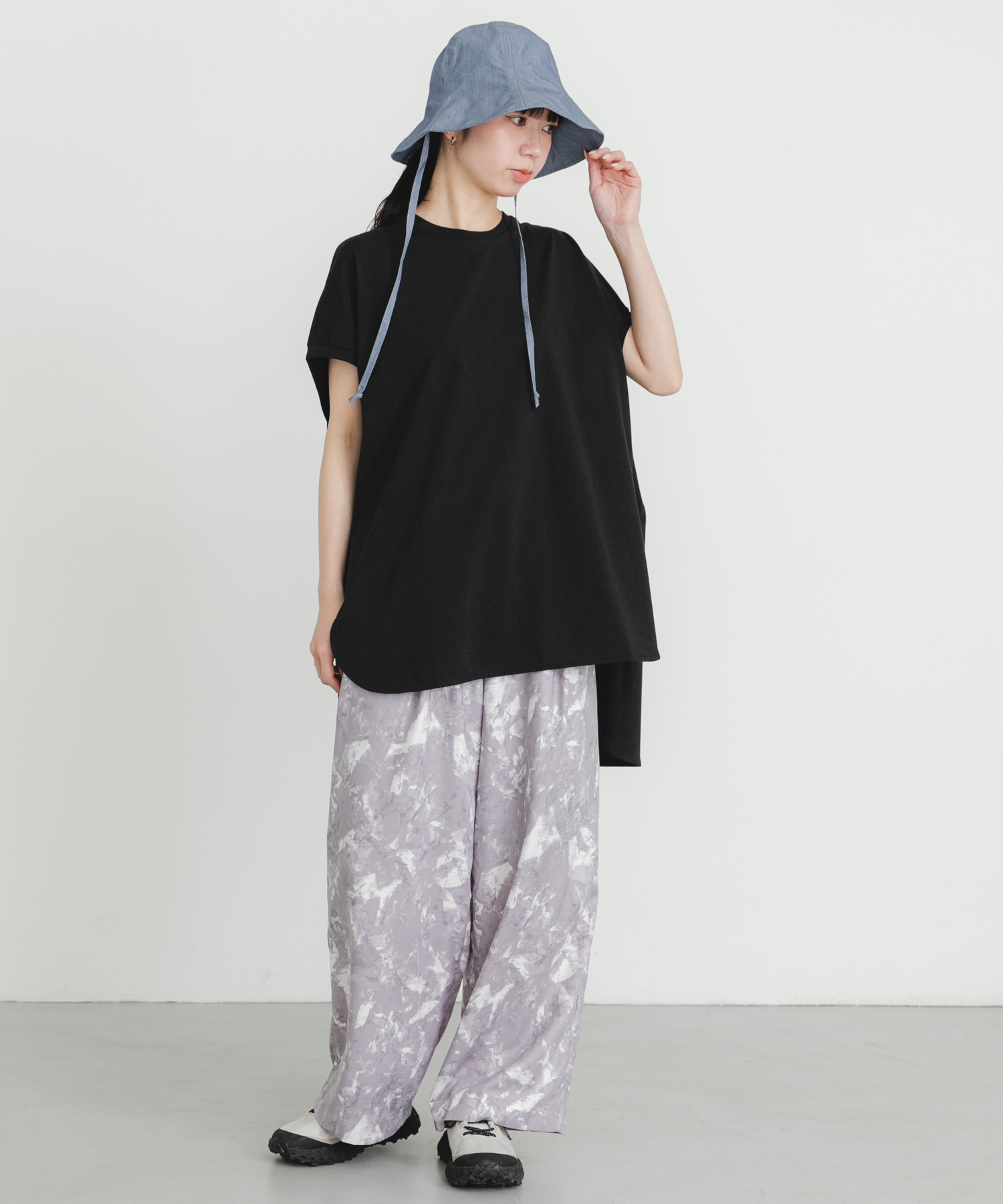 身長 : 161cm サイズ : Free