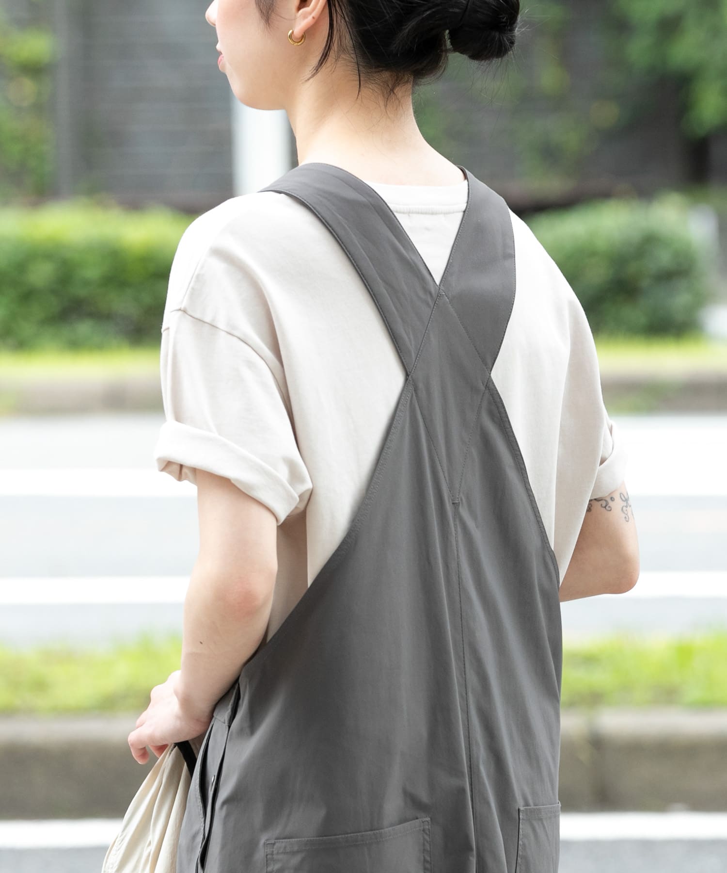 ベージュ