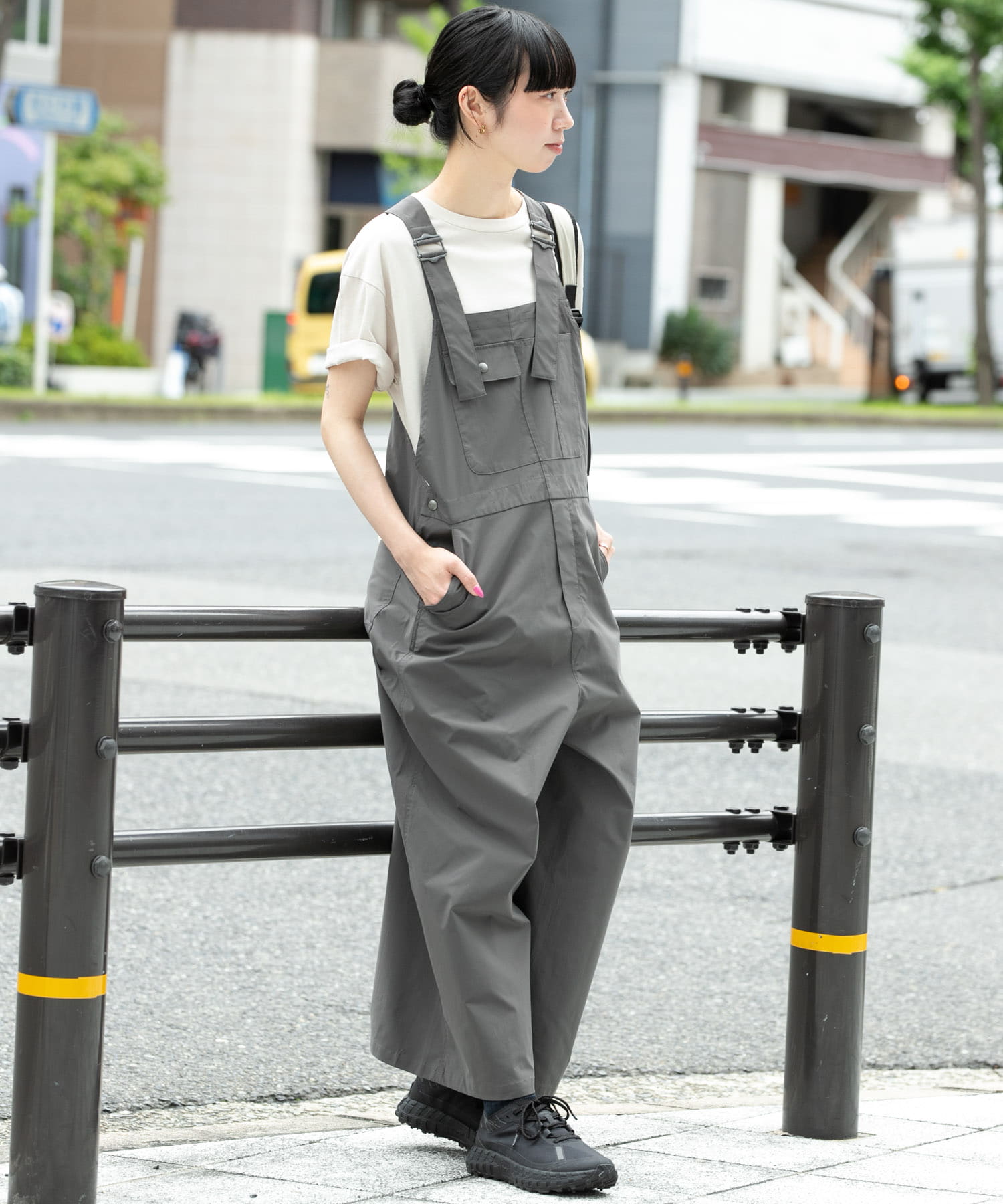 ベージュ