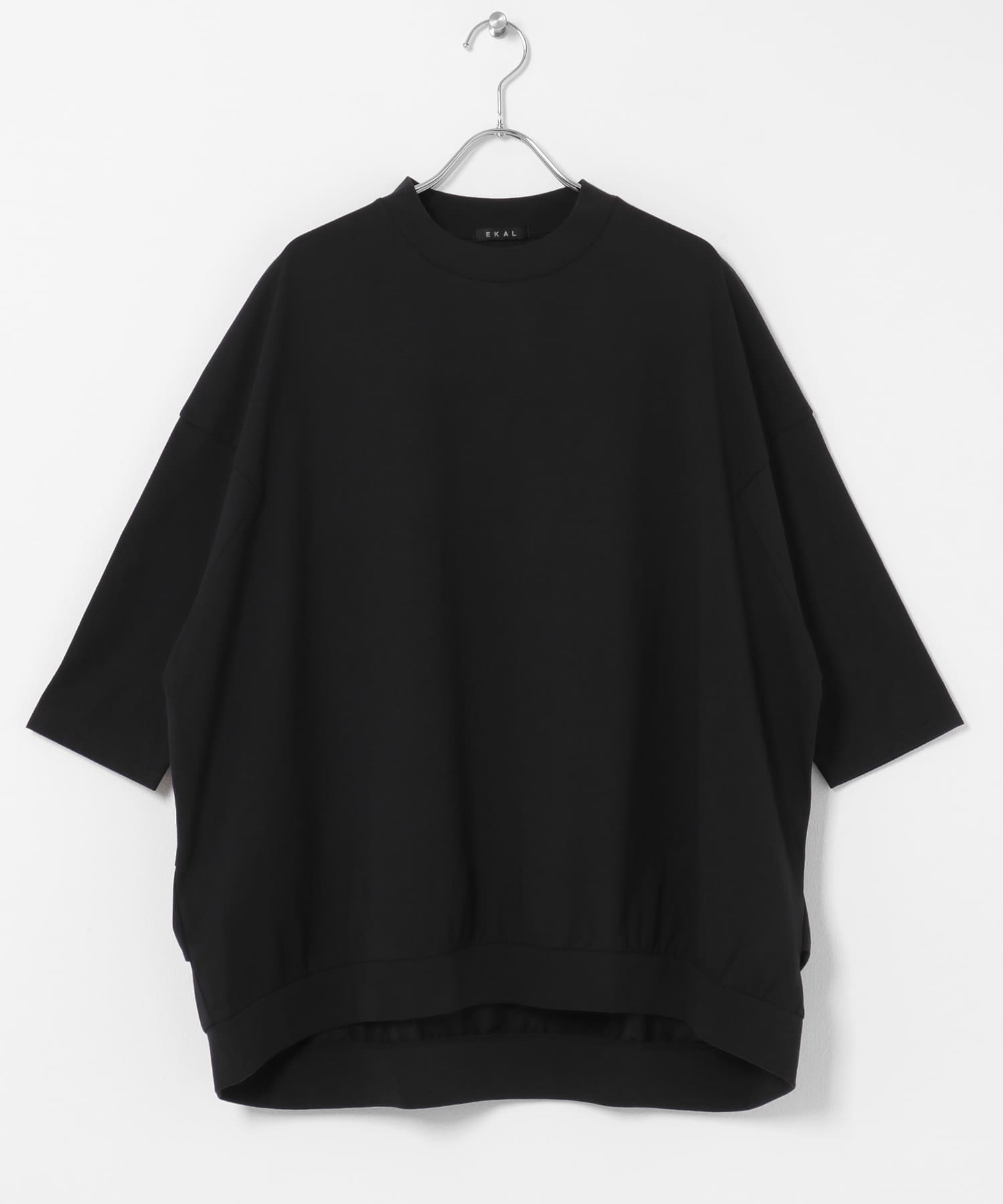 ブラック