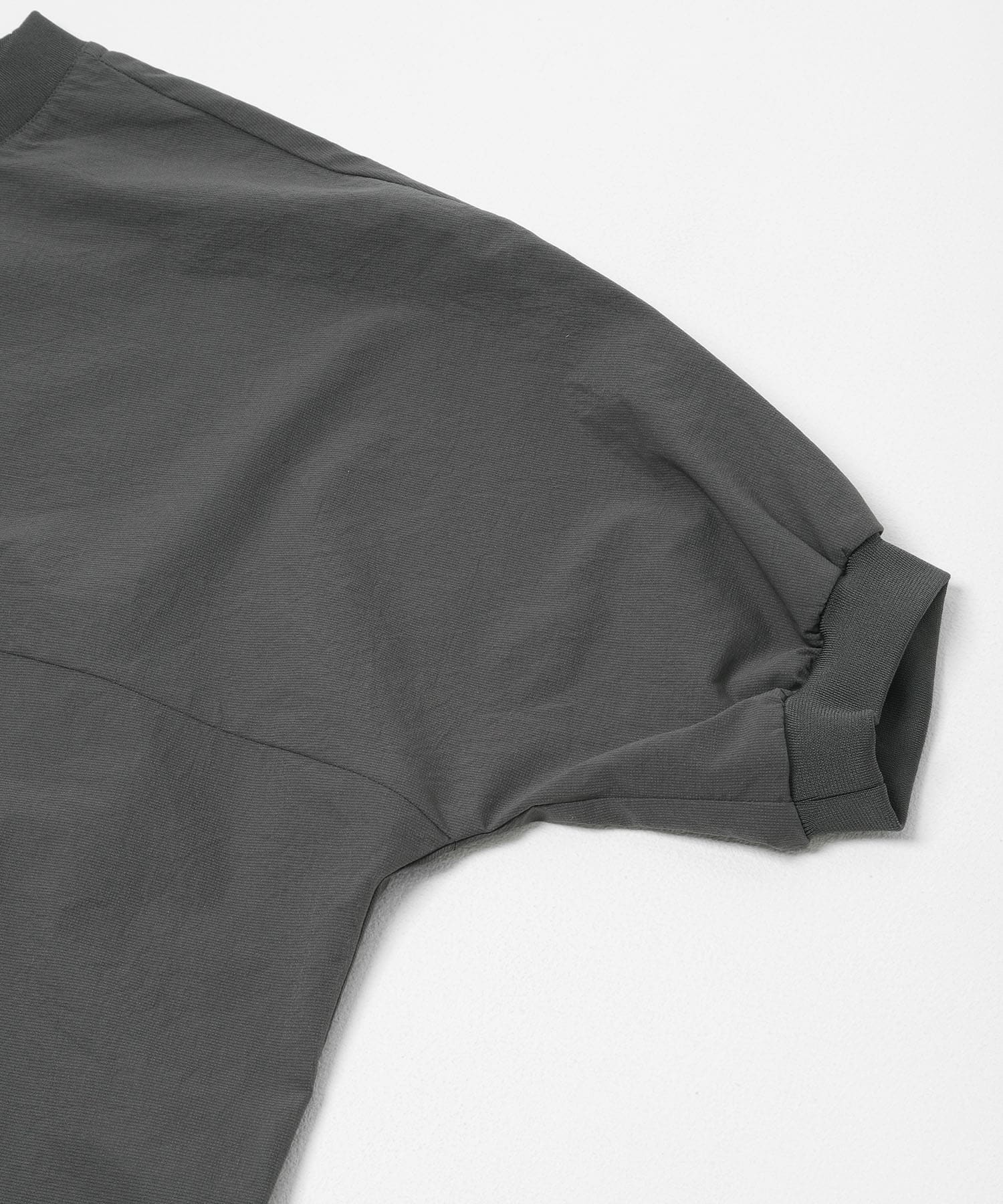 DOT AIR SHORT-SLEEVE PULLOVER チャコール One