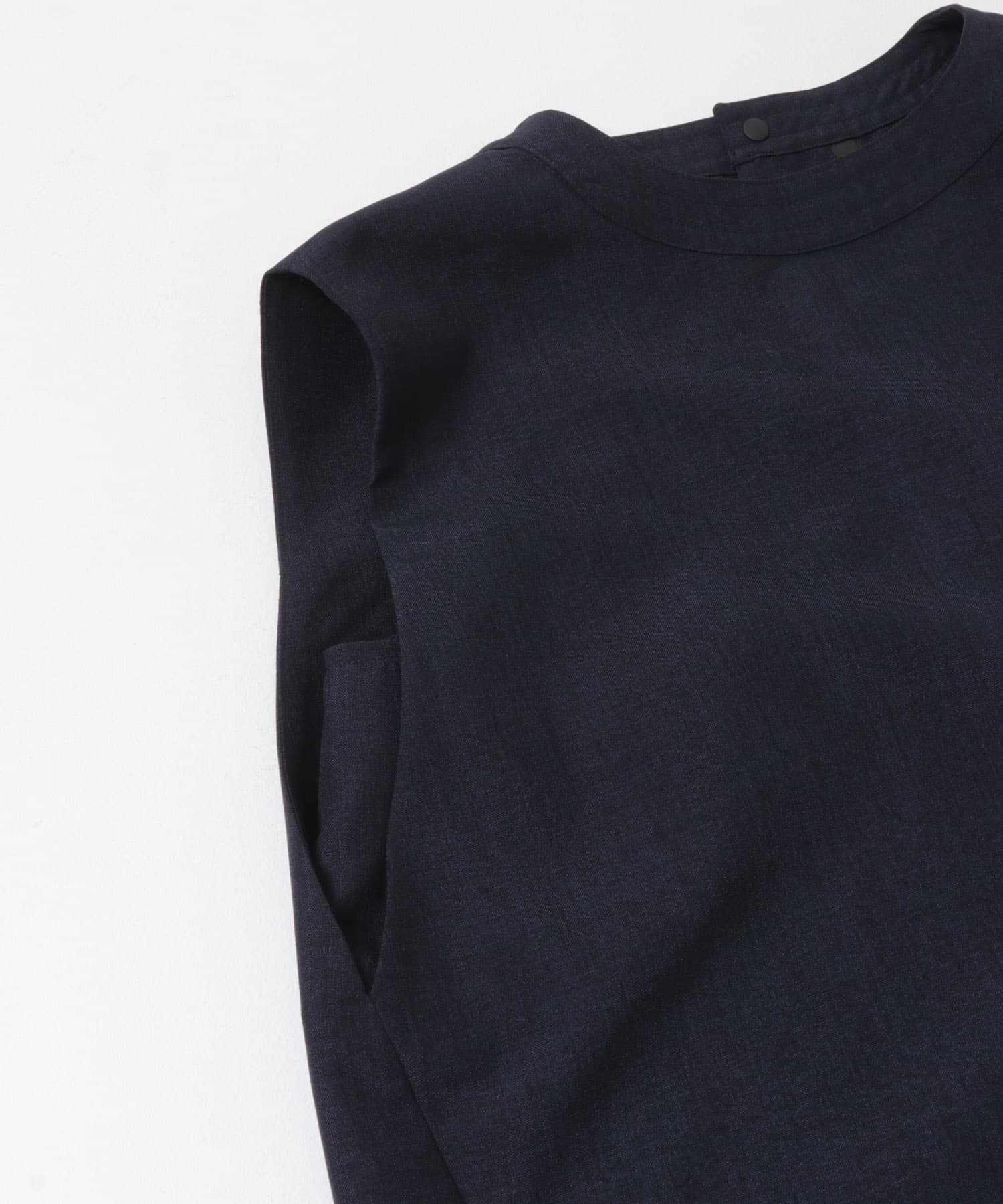 『UR TECH DRYLUXE』ハイツイストフレンチスリーブブラウス ネイビー One