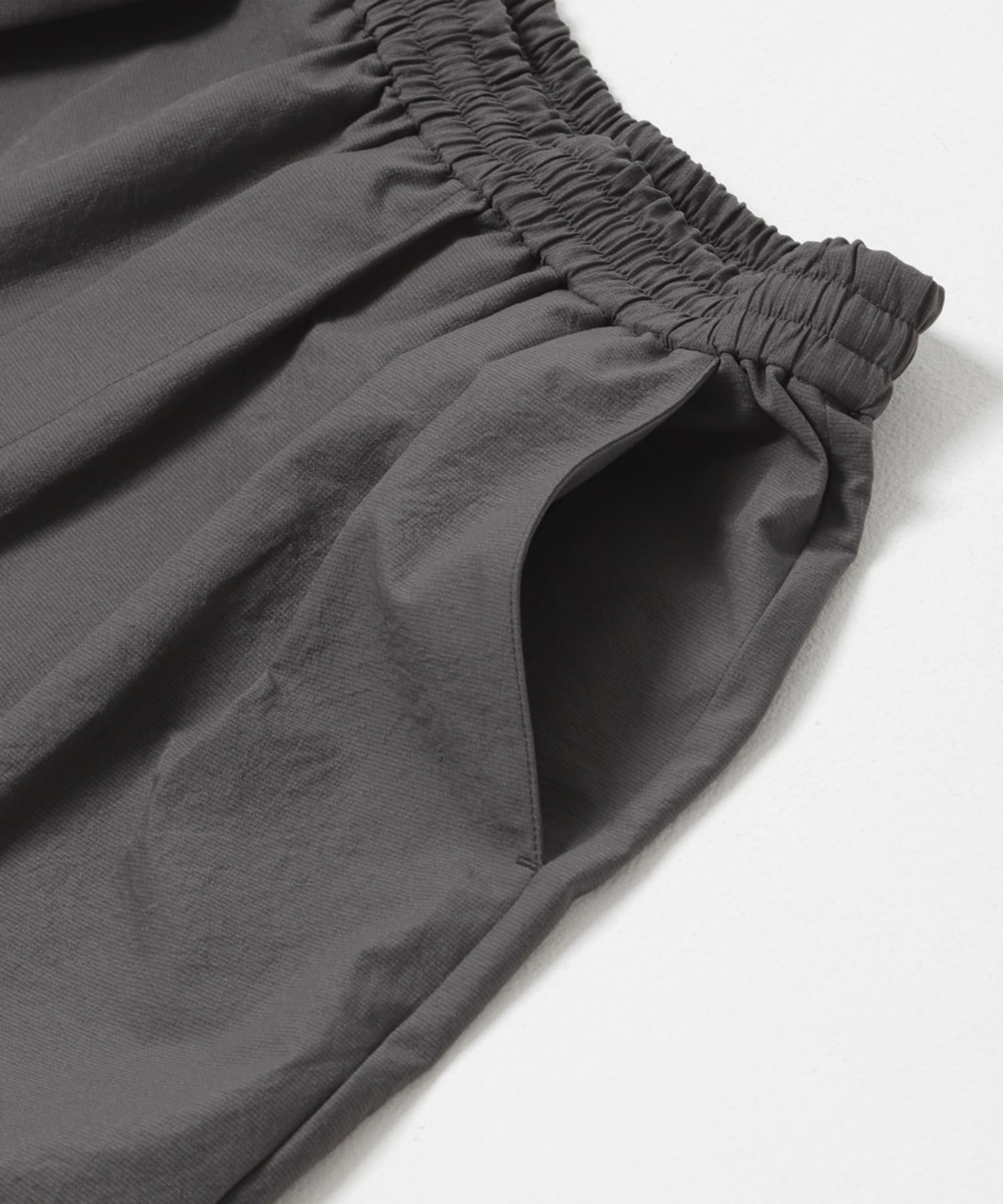 DOT AIR WIDE TROUSERS チャコール One