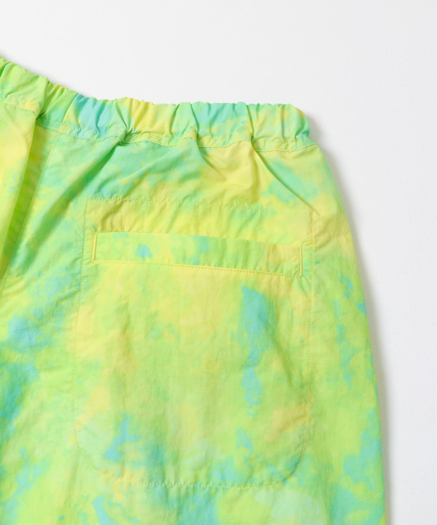 『UR TECH』ナイロンタッサーワイドパンツ レイクサンリーフ One