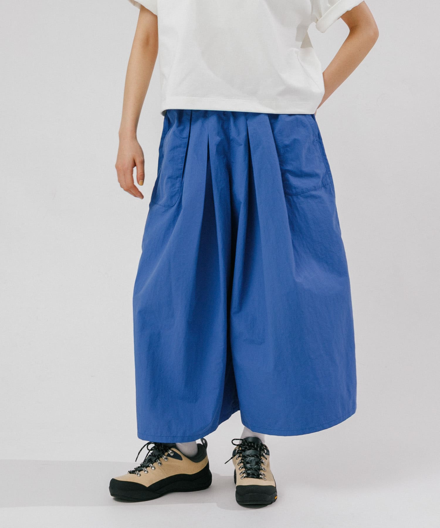 『UR TECH』ナイロンタッサーワイドパンツ