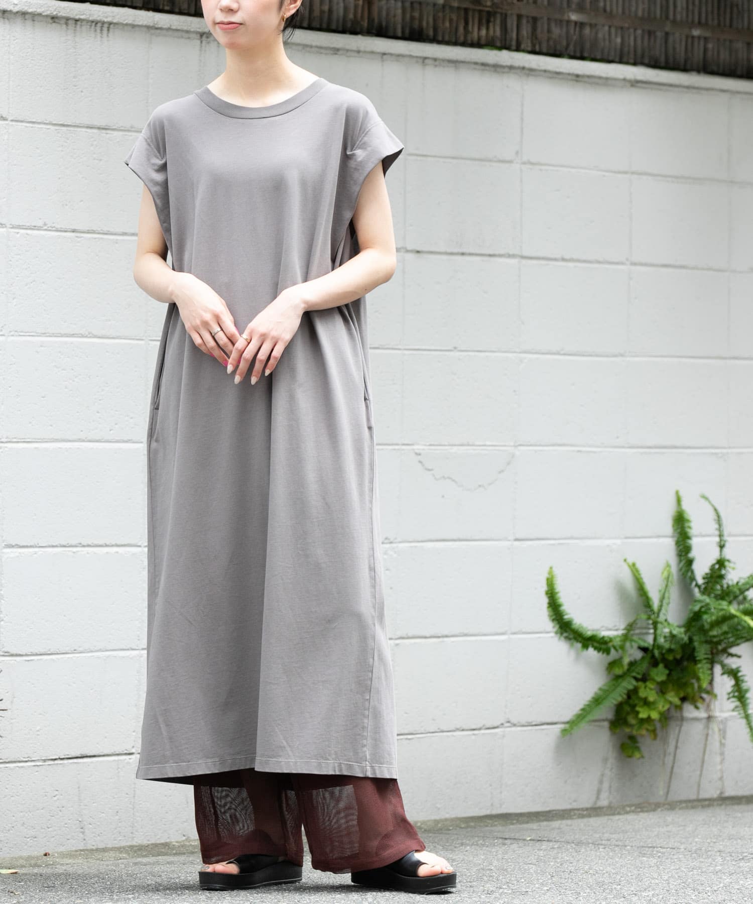製品染カットワンピース(One ブラック): ワンピース｜URBAN RESEARCH