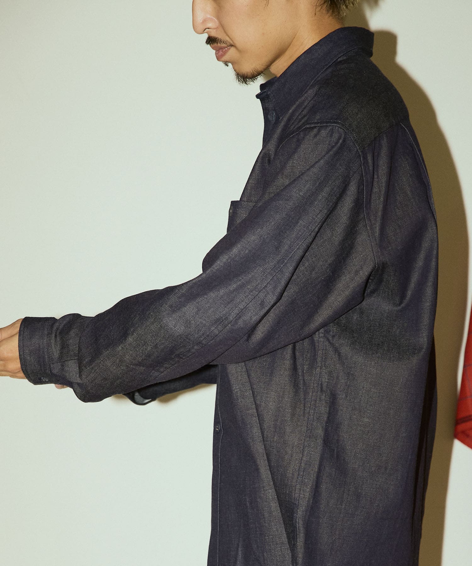 ブルー