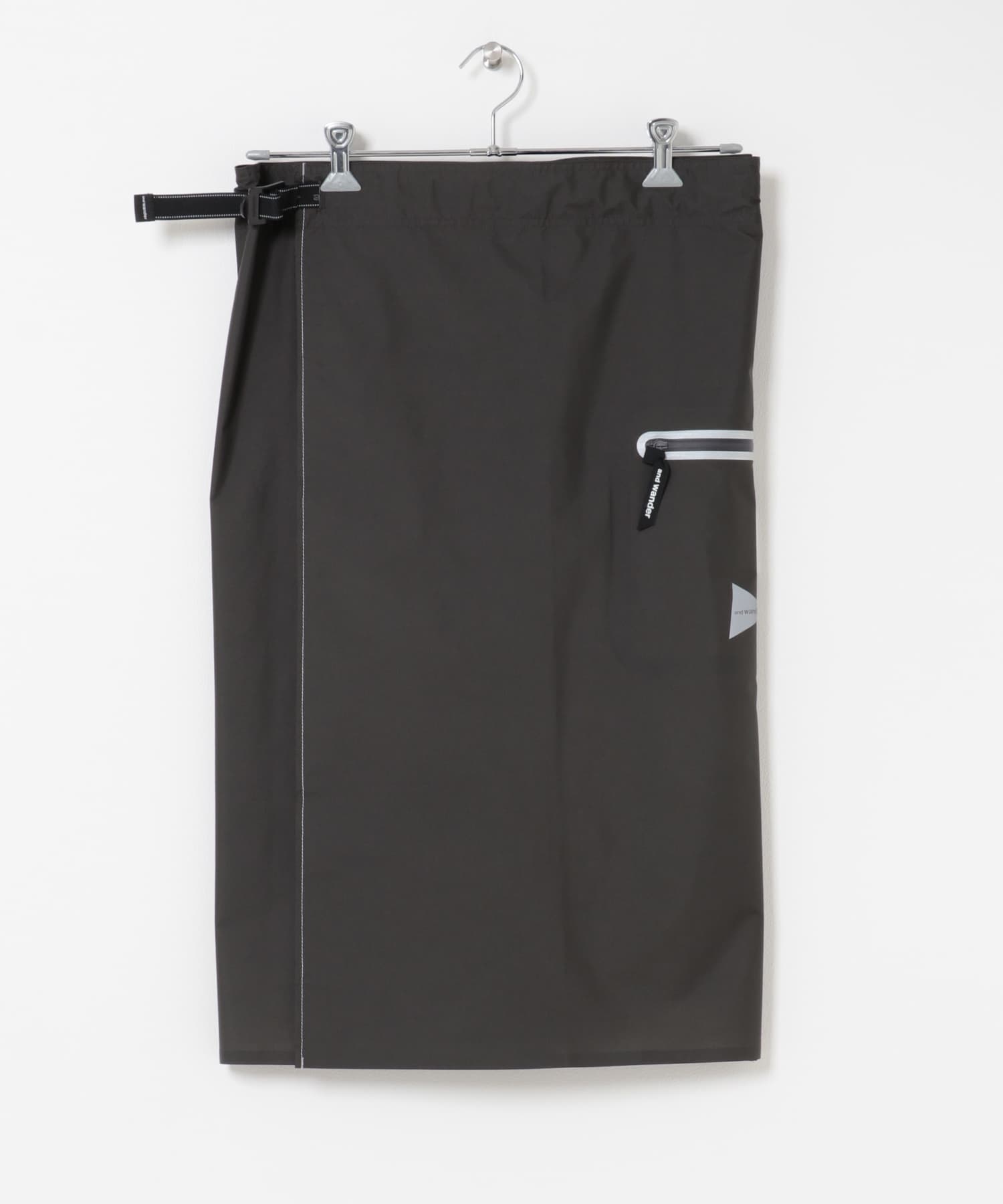 and wander　rain wrap skirt