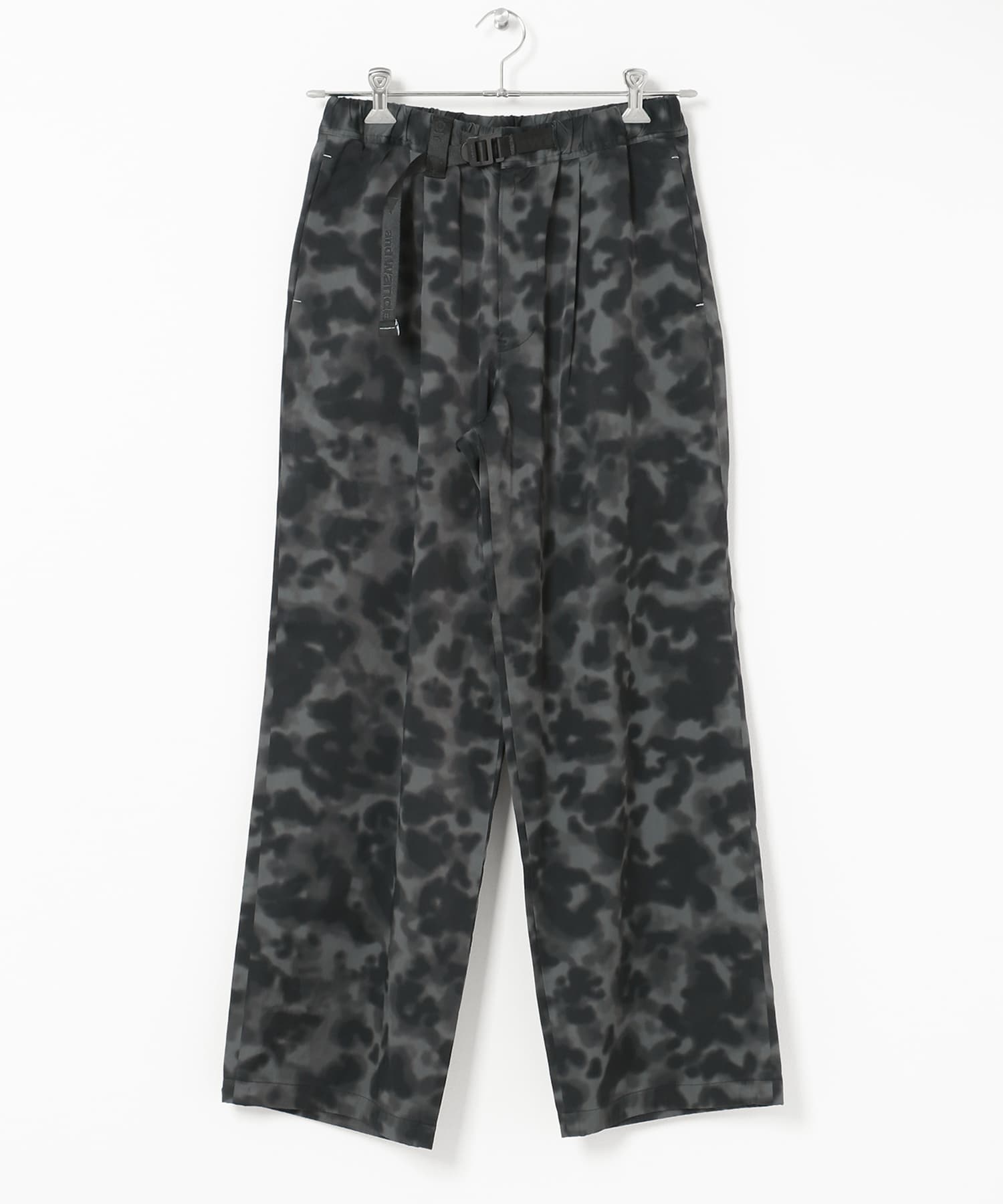 and wander　printed satin pants