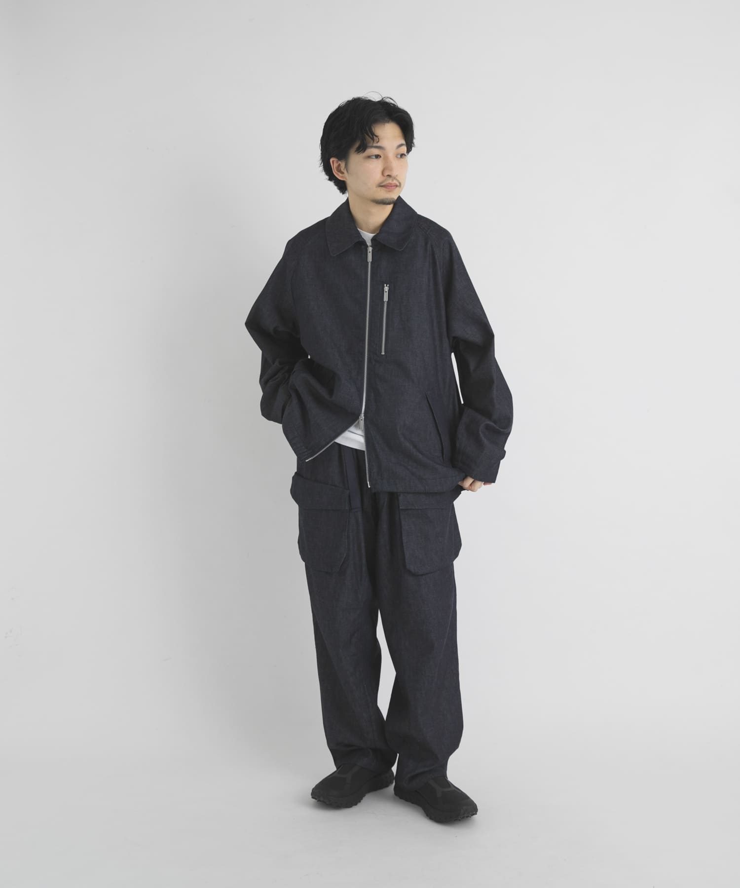 ブルー