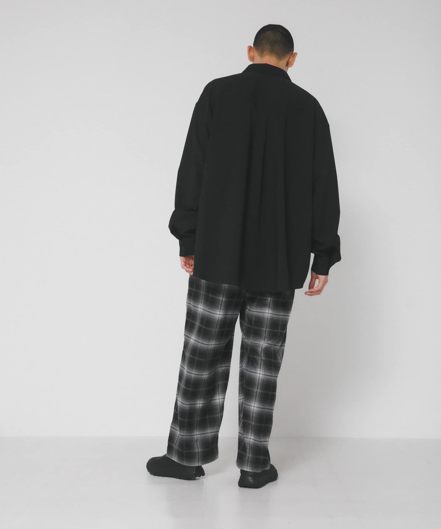 ブラック