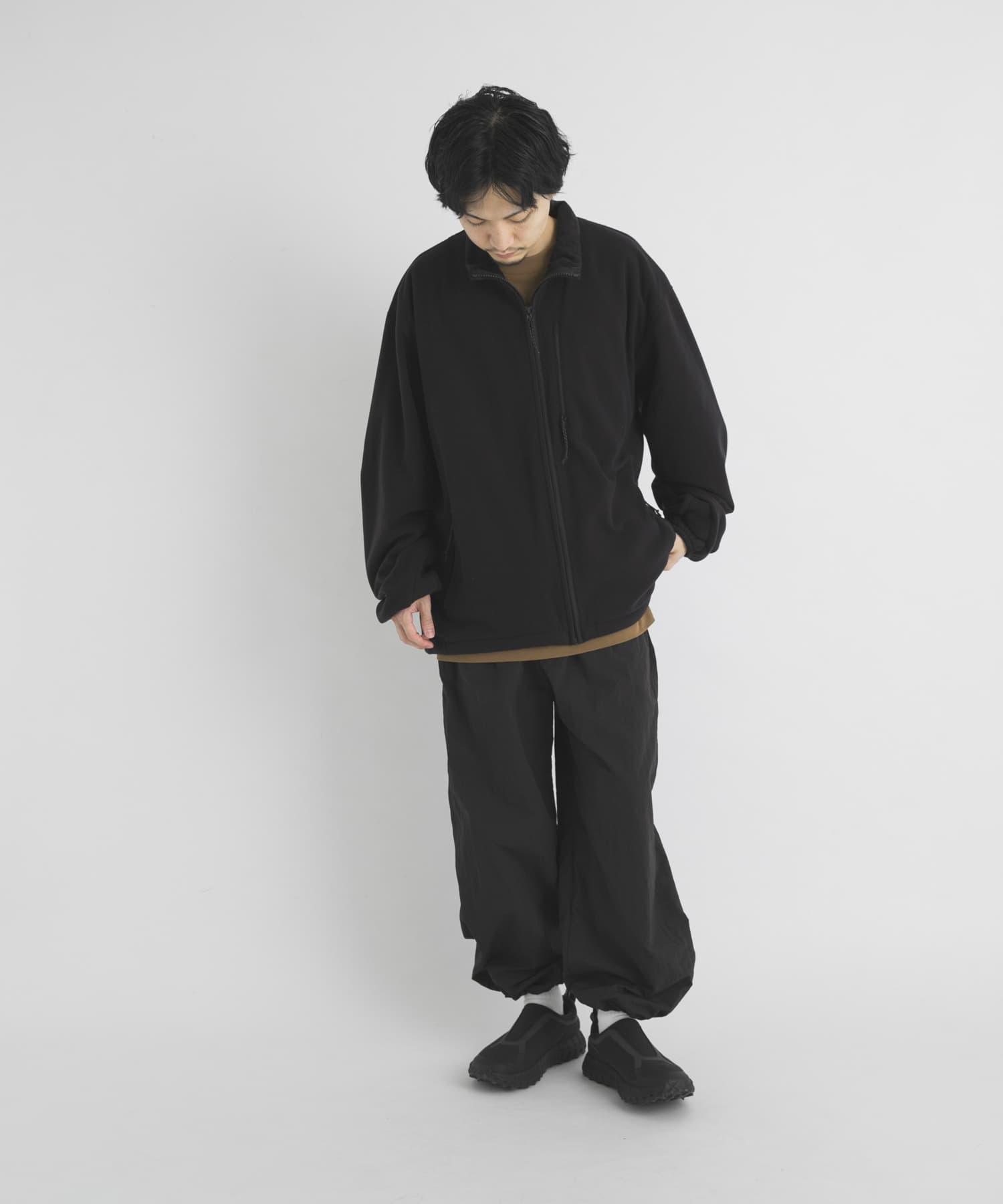 ブラック