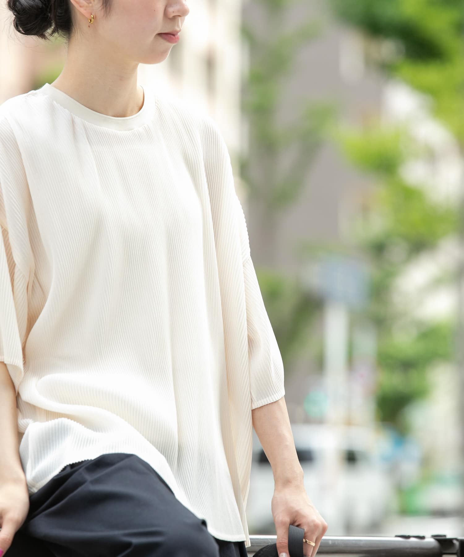ベージュ