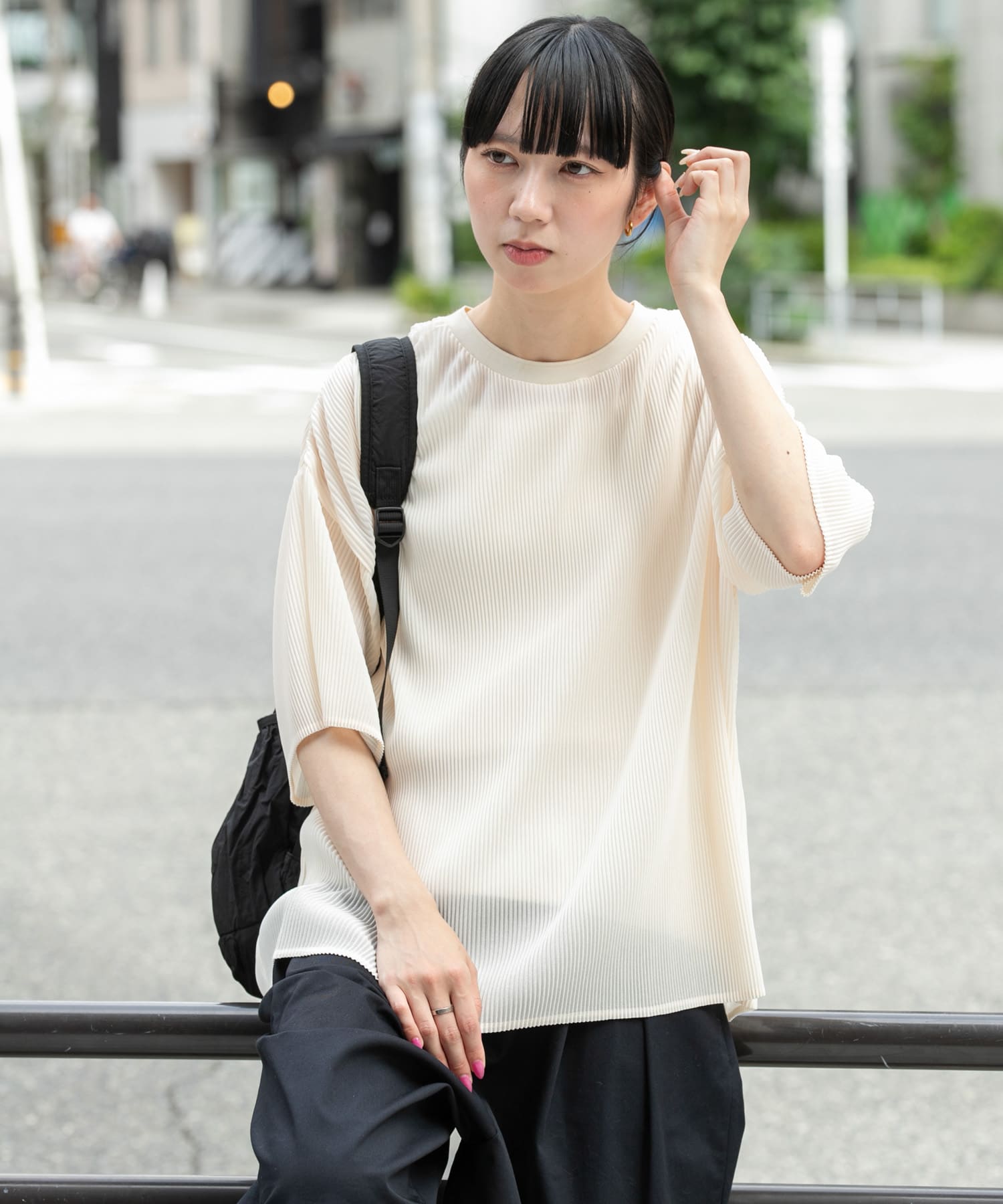 ベージュ