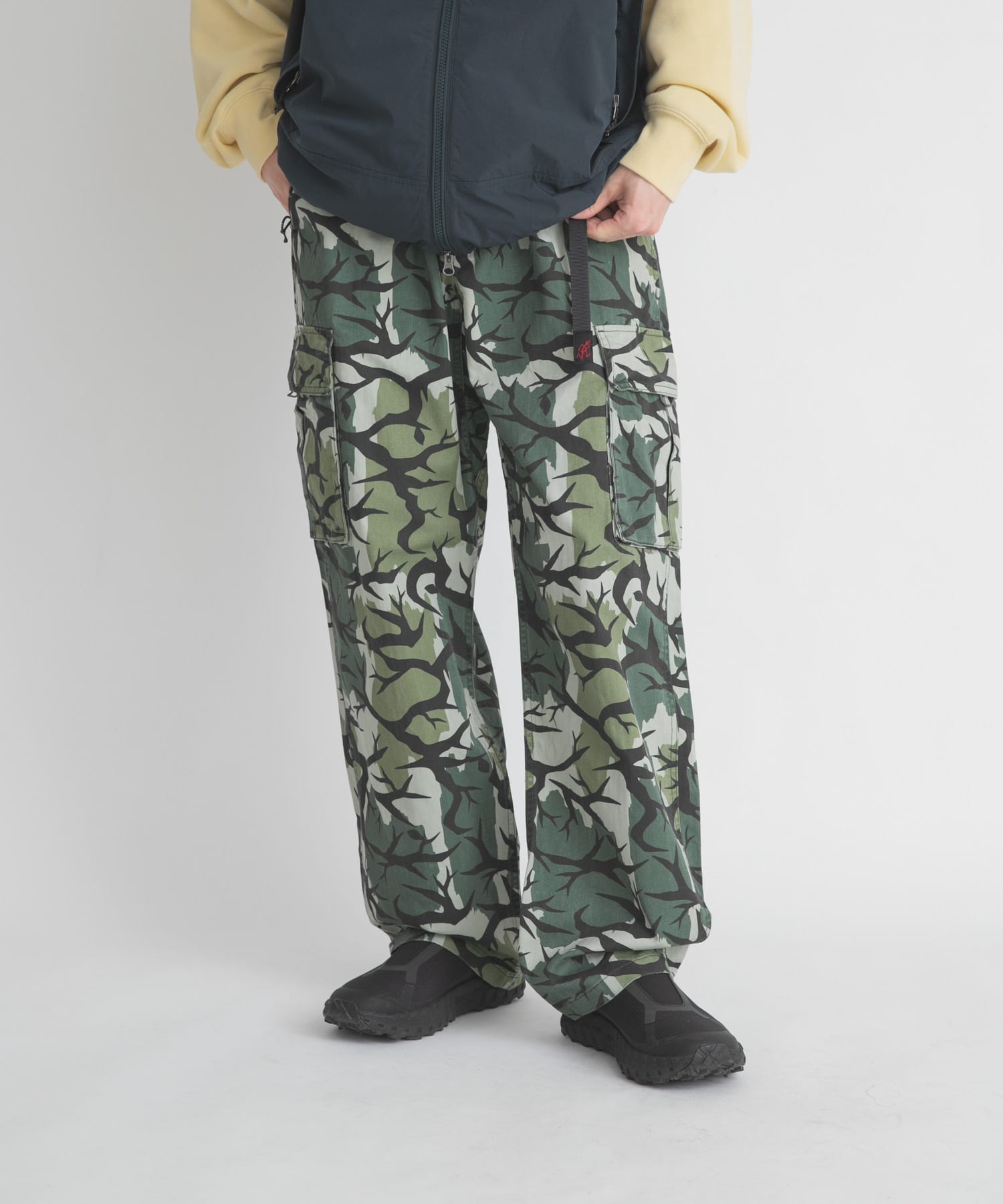 B CAMO