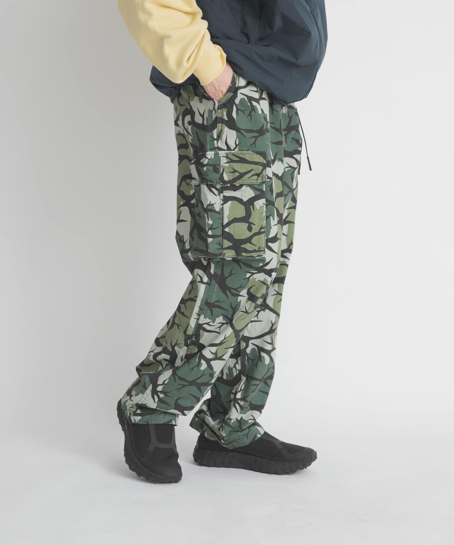 B CAMO