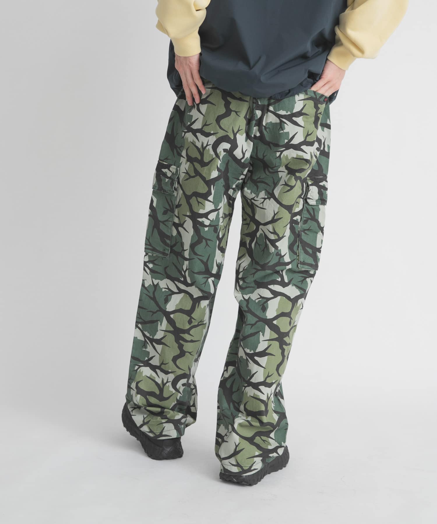 B CAMO