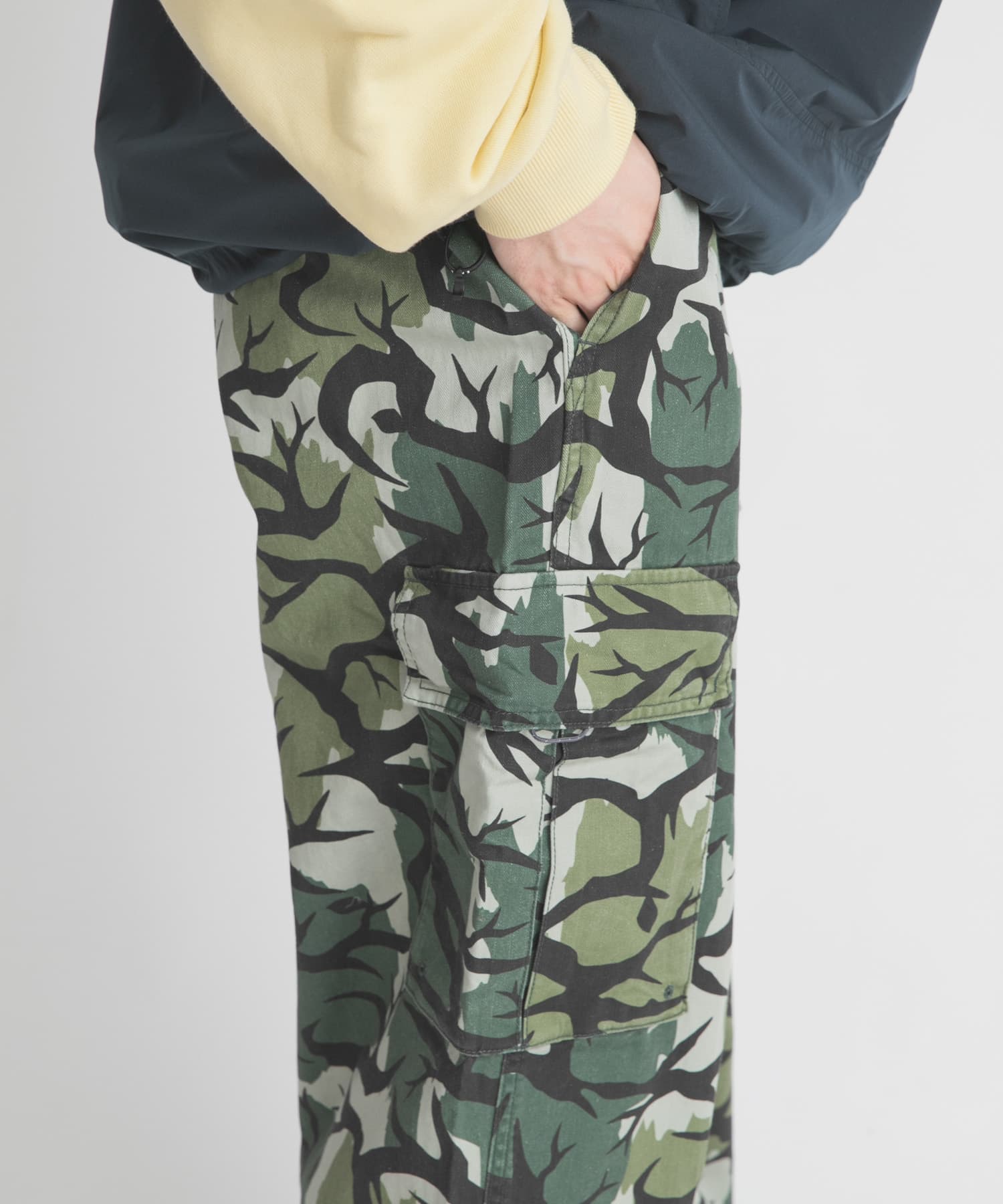 B CAMO