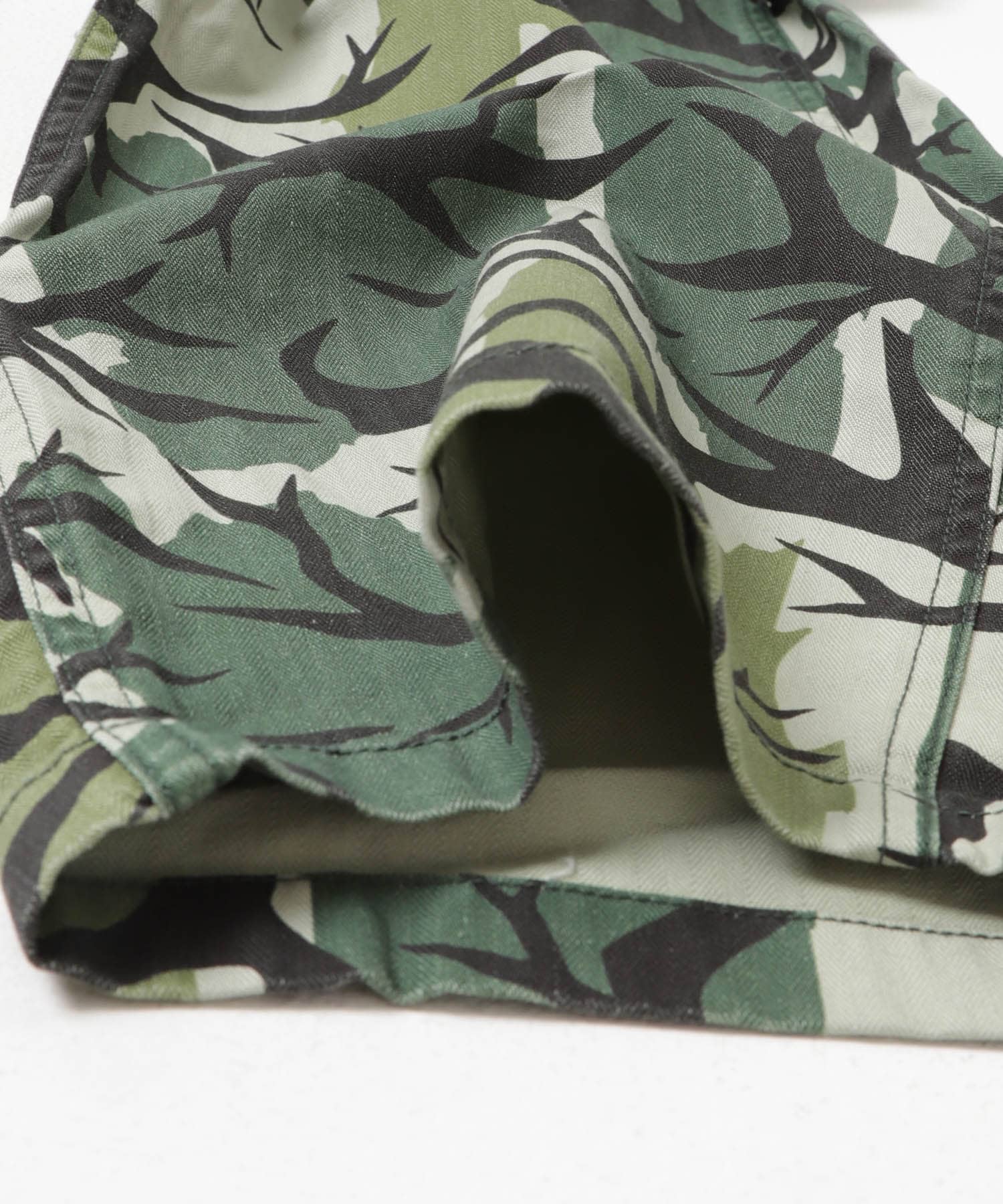 B CAMO