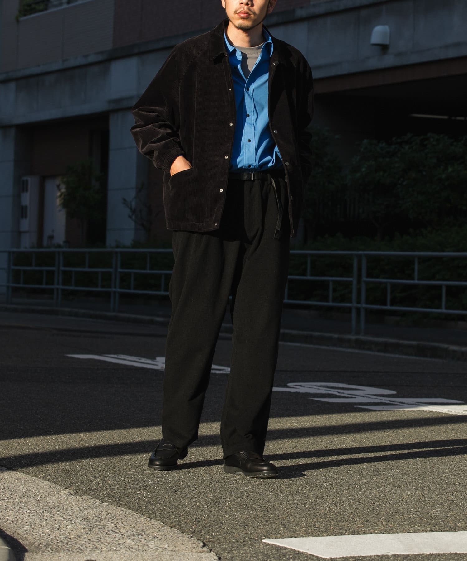 ブラック