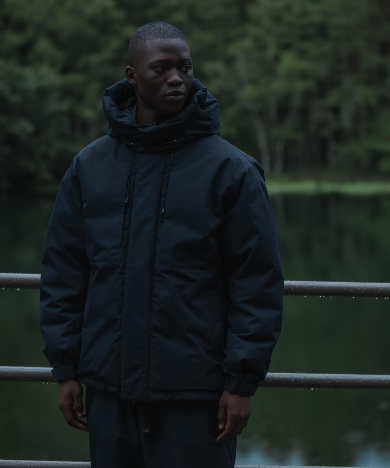 ブラック