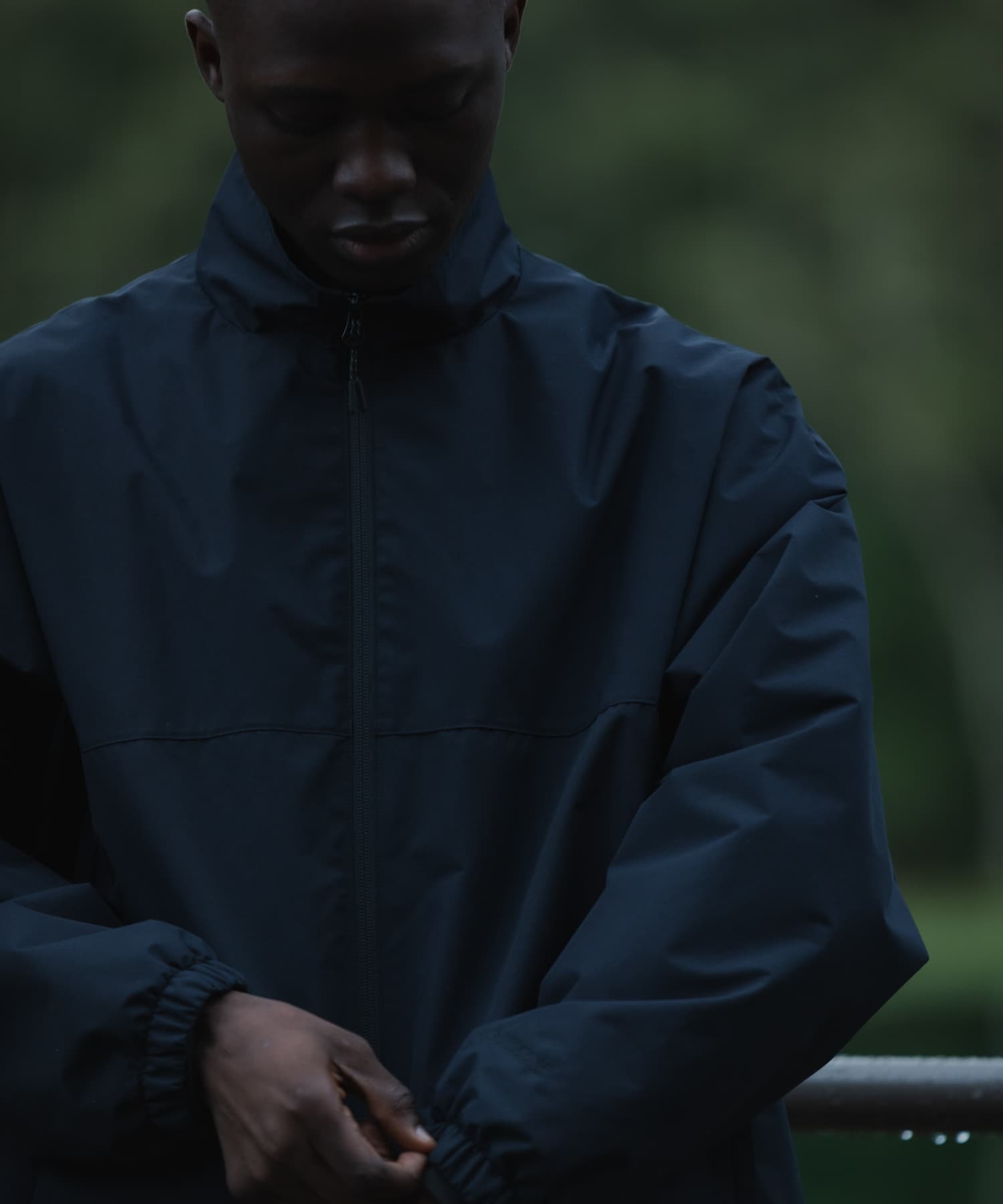ブラック