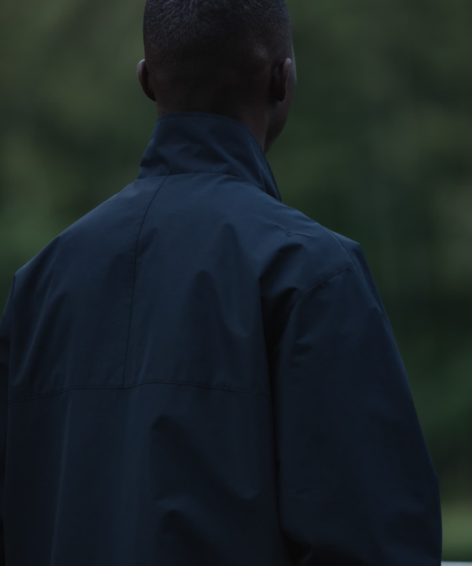 ブラック