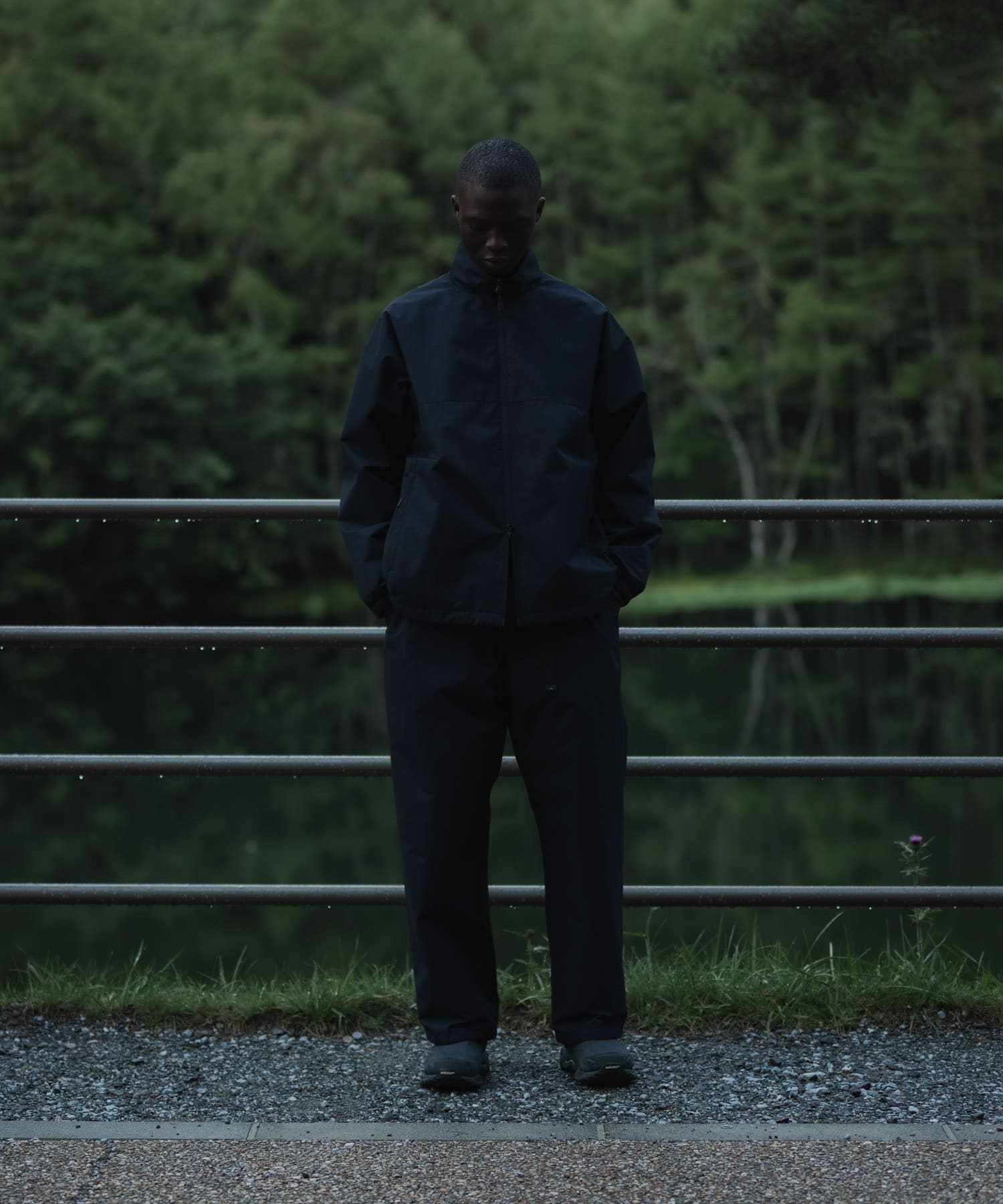 ブラック