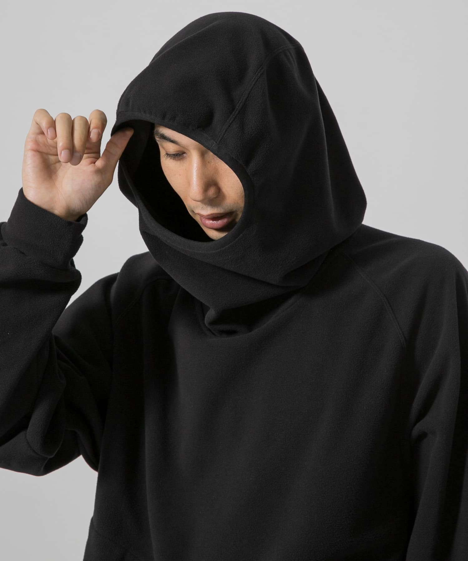 ブラック