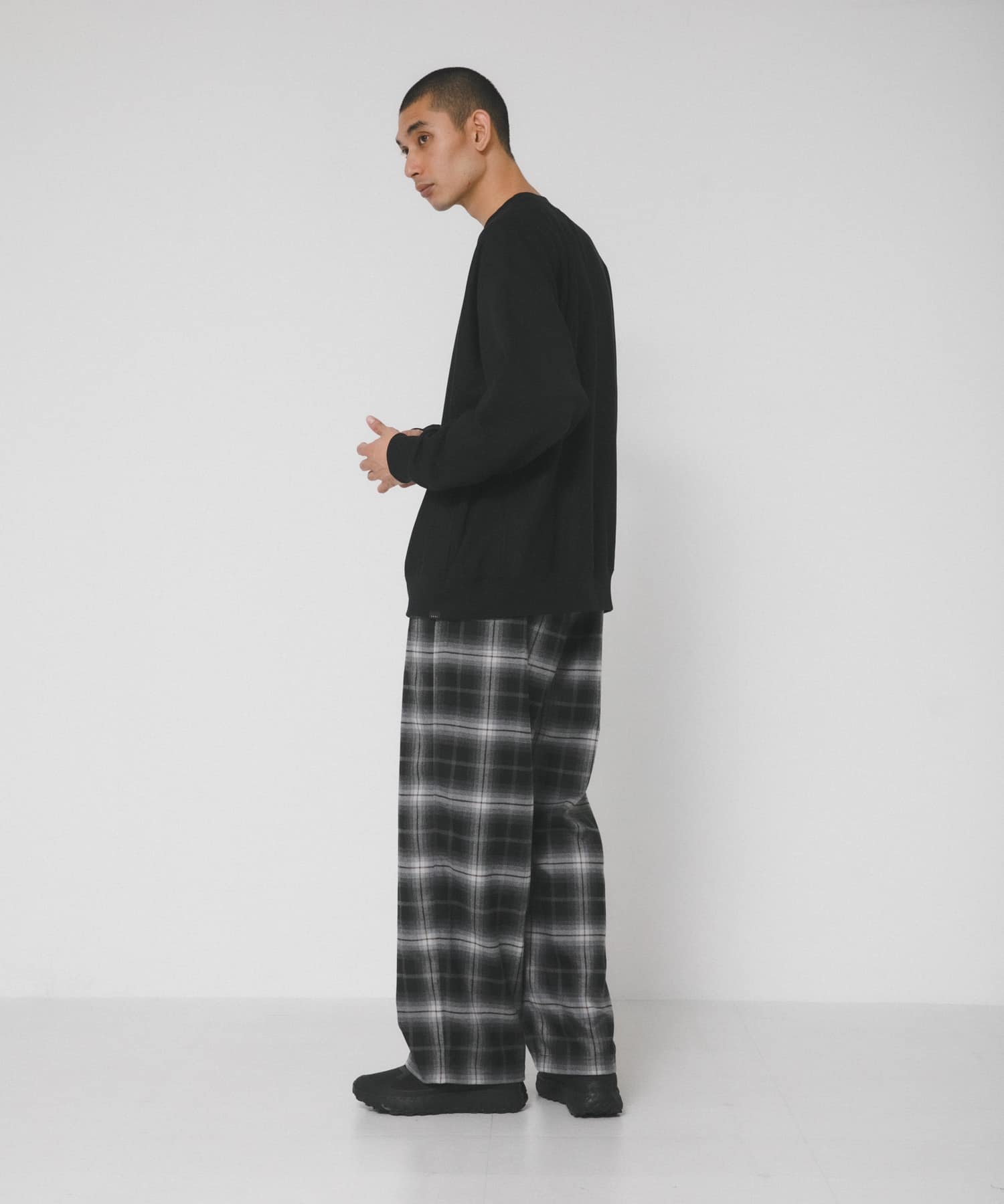 ブラック