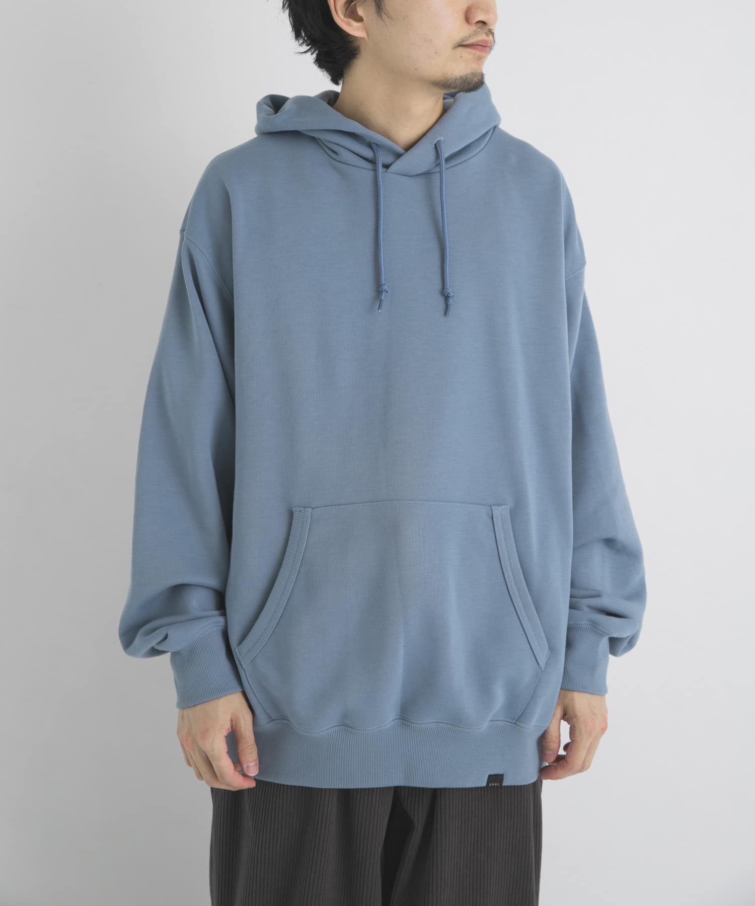 ペールブルー