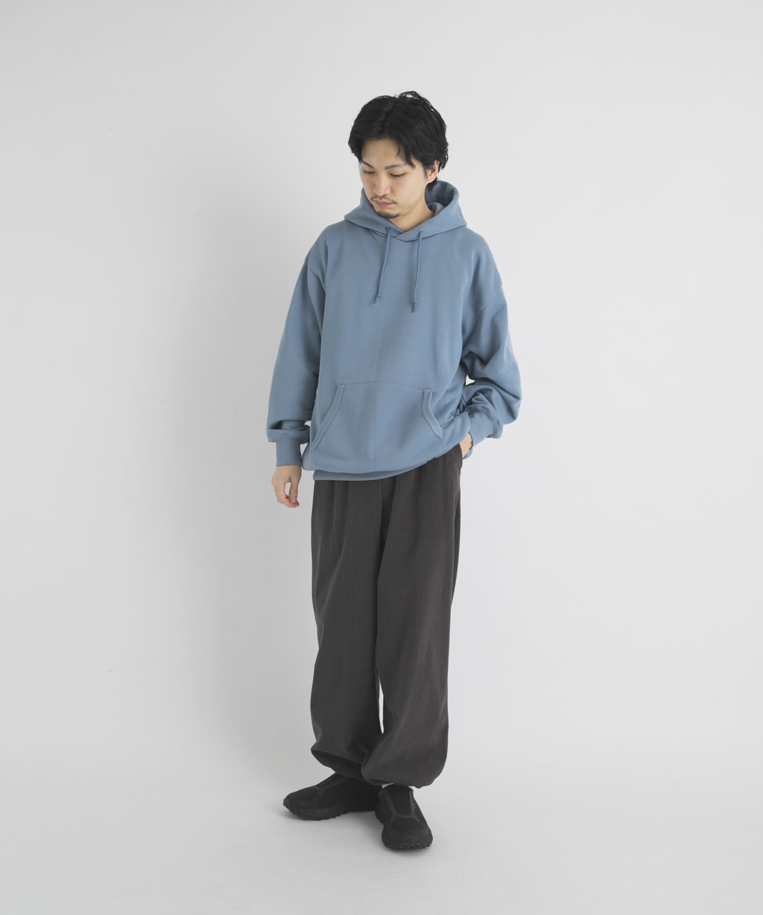 ペールブルー
