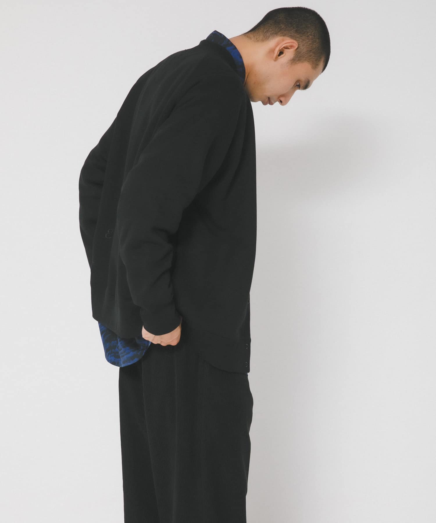 ブラック
