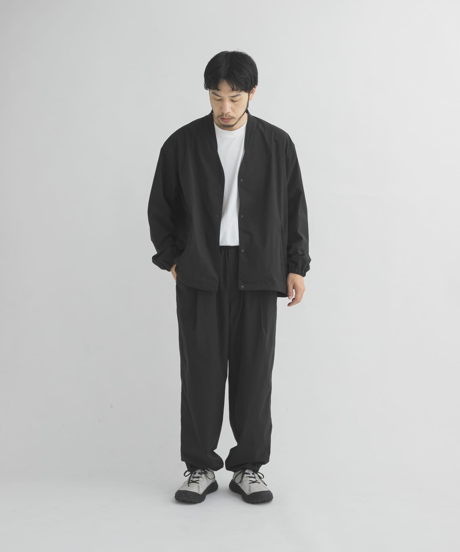 ブラック