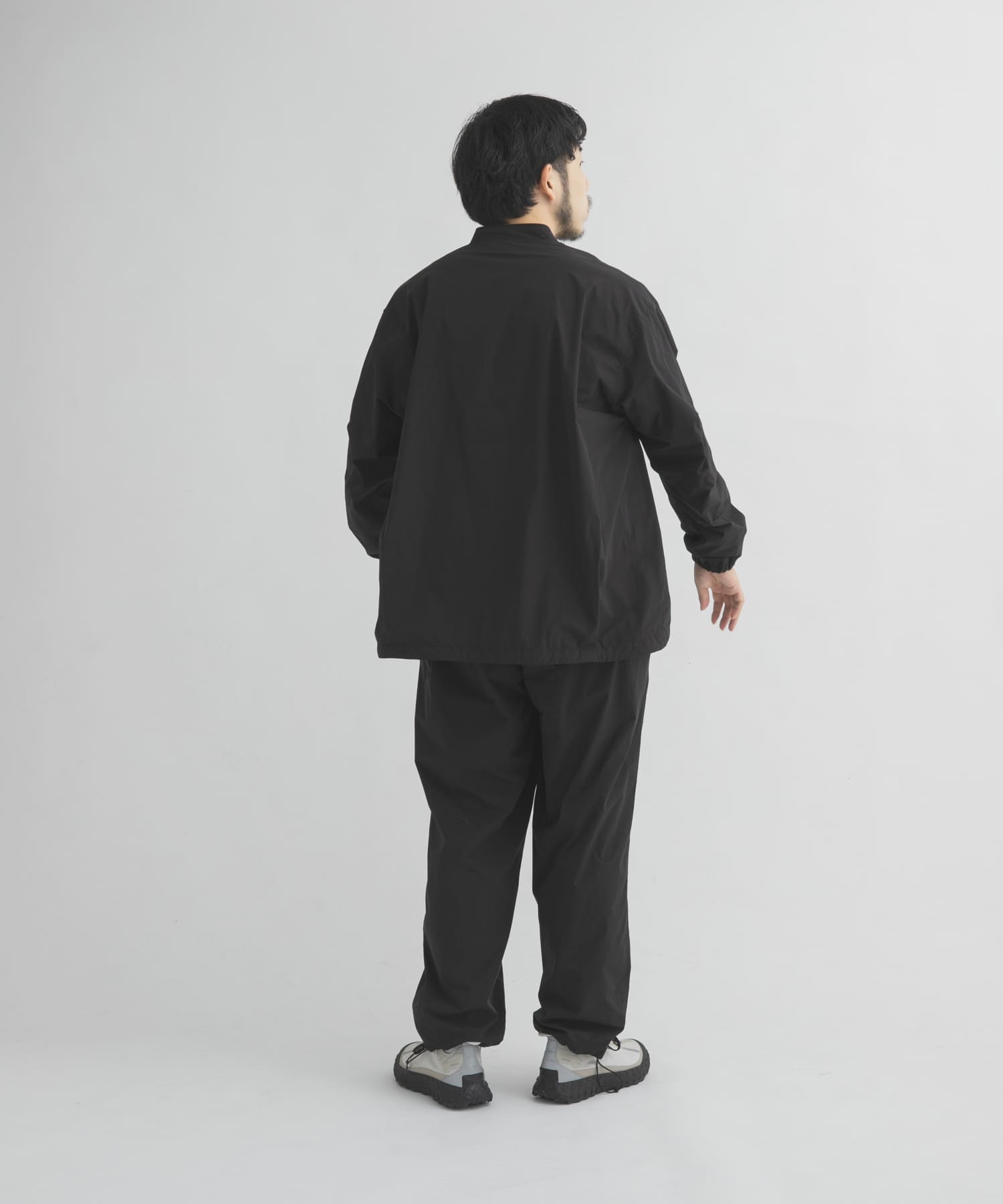 ブラック