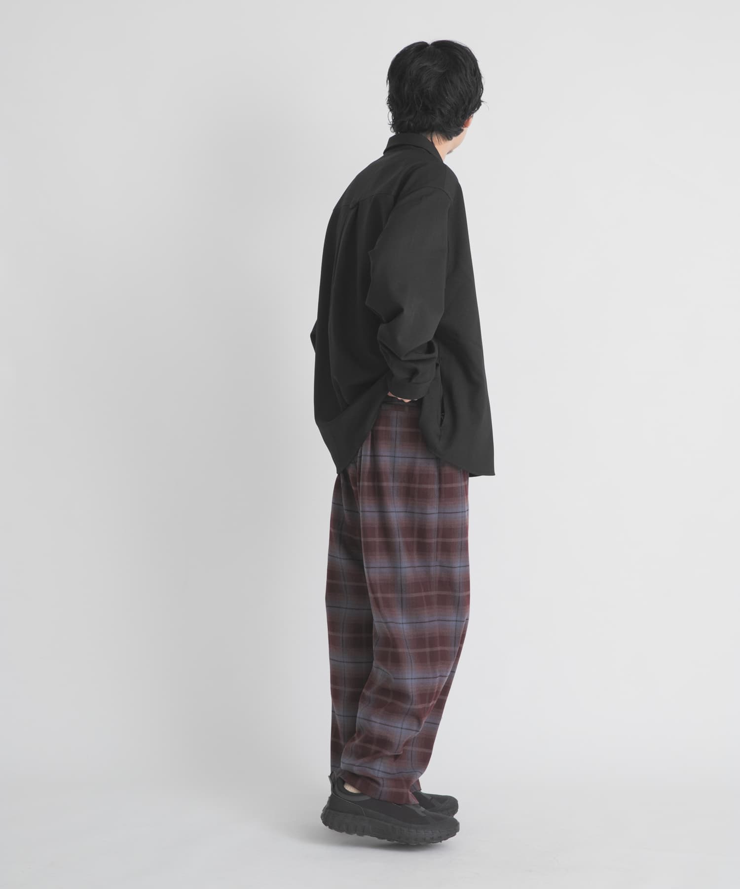 ブラック