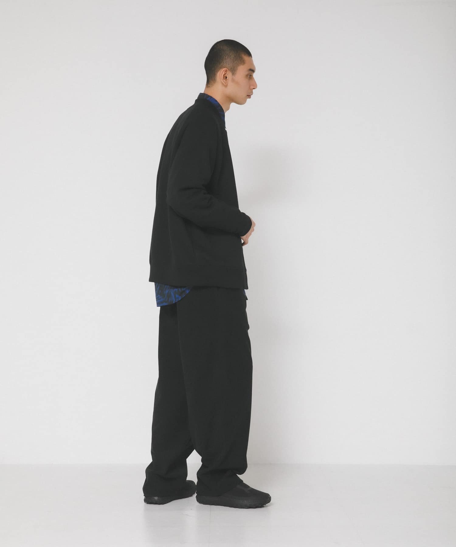 ブラック
