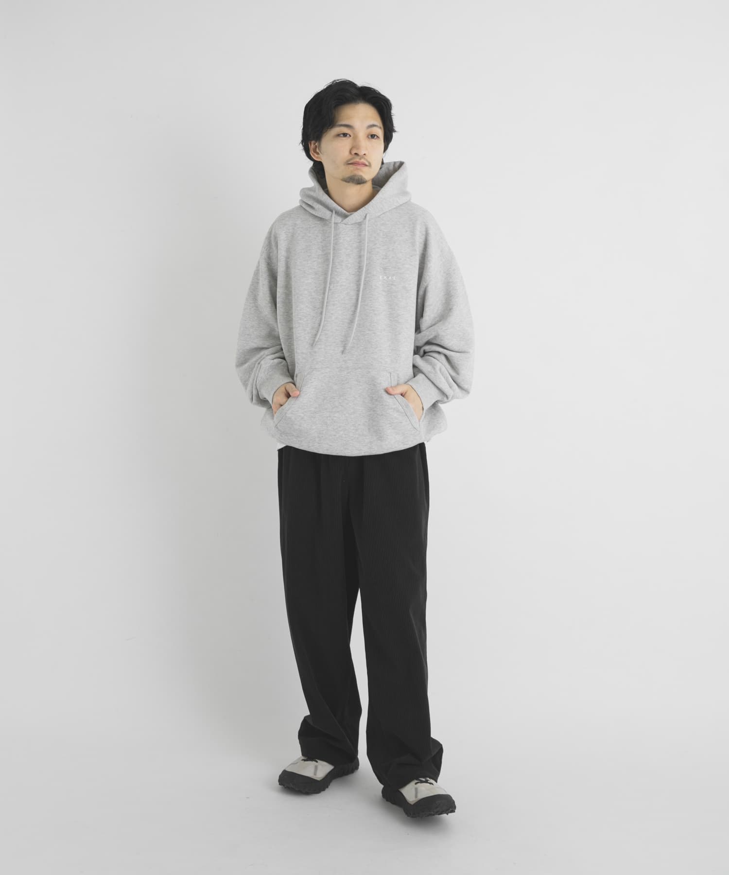 ブラック