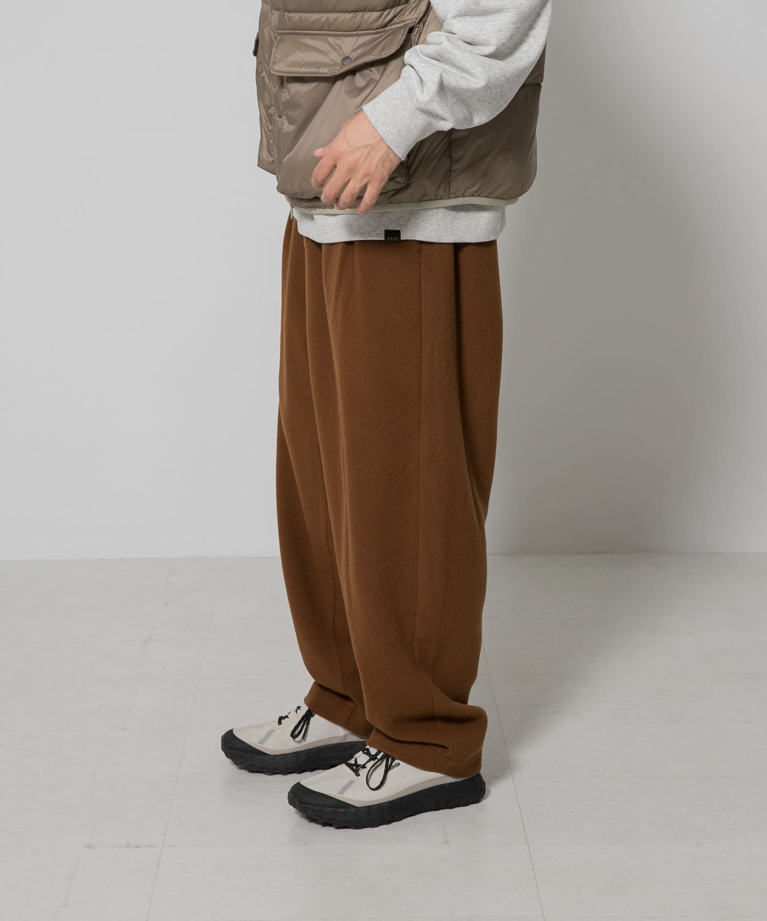 ブラウン