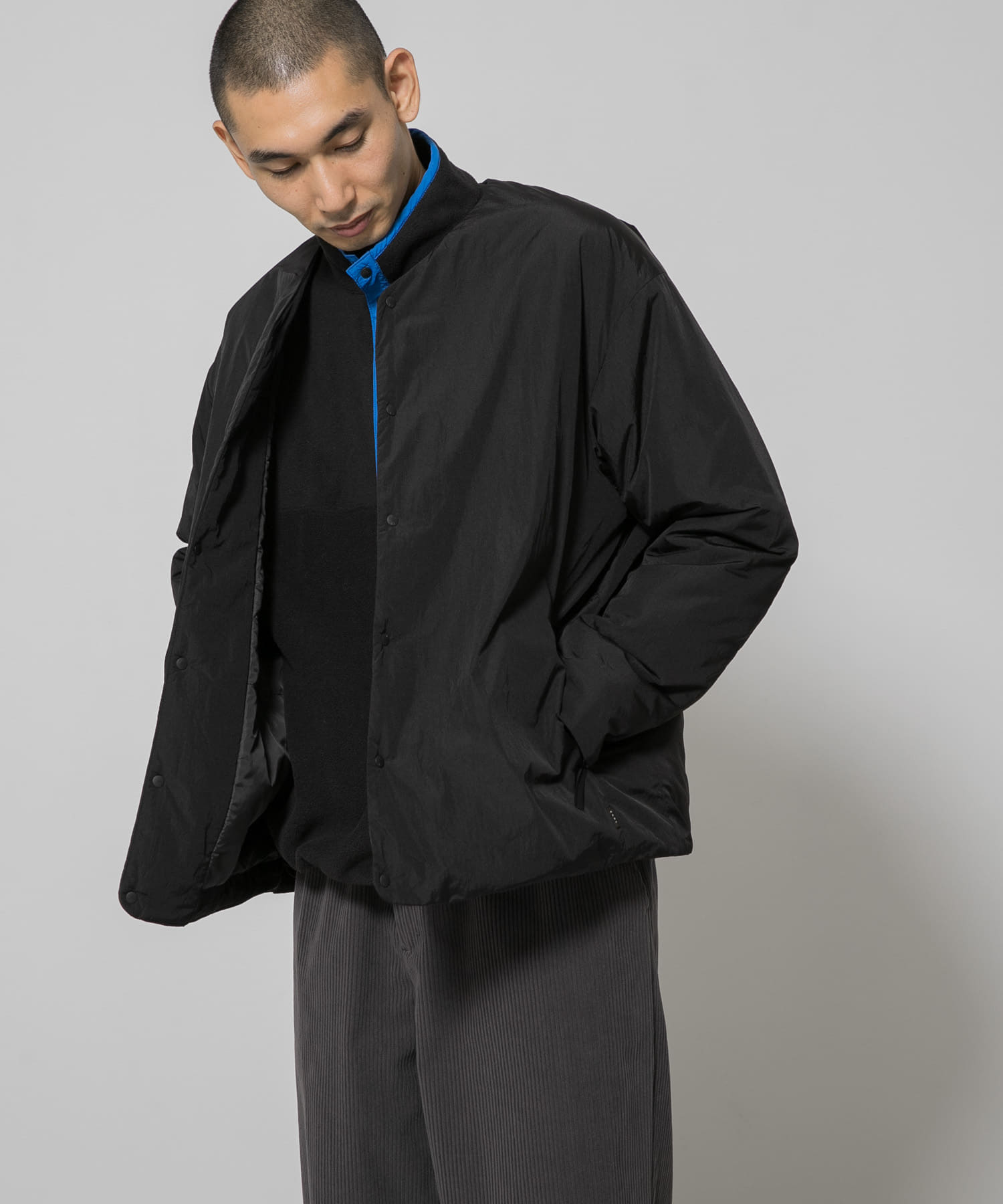 ブラック
