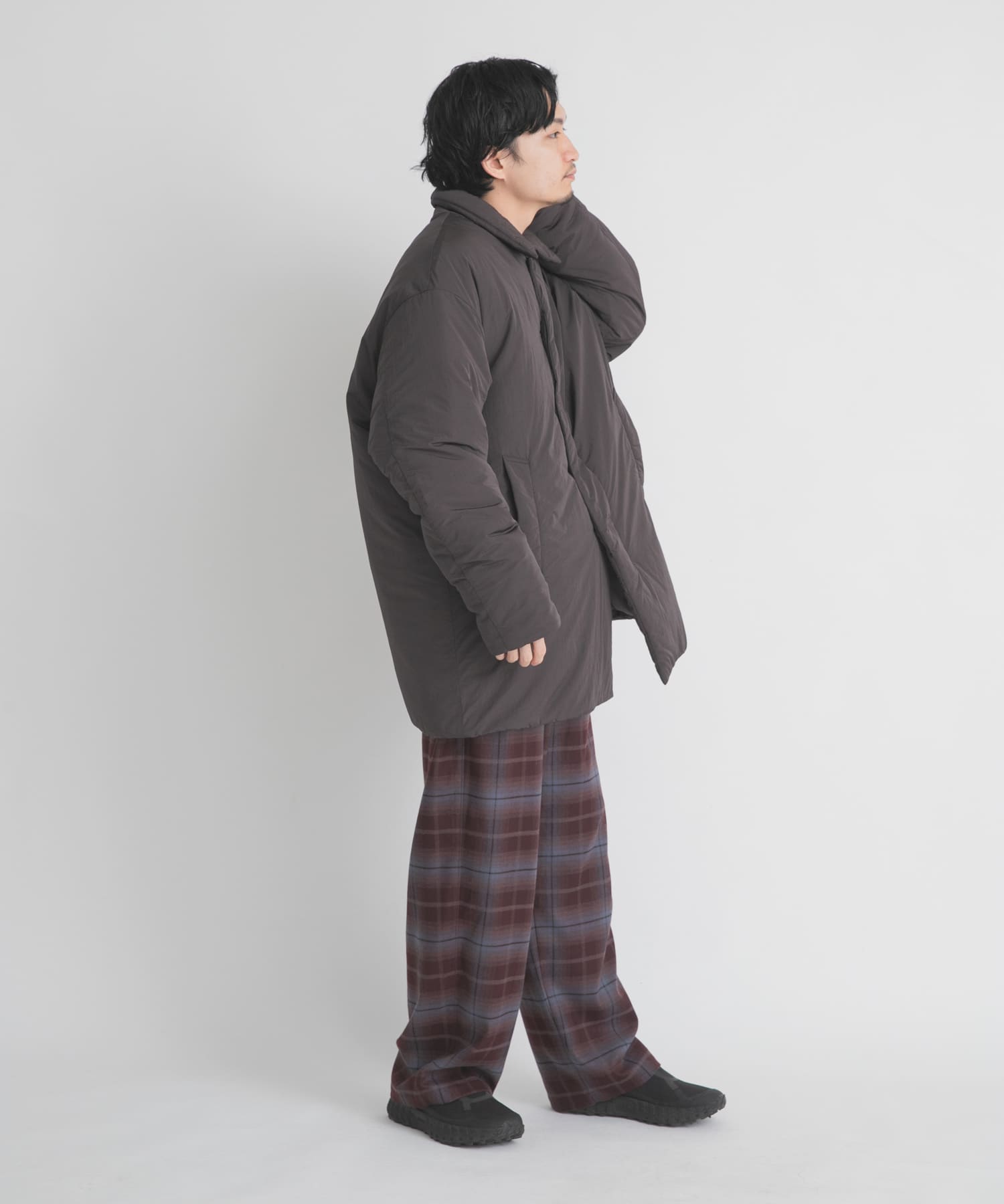 グレーブラウン