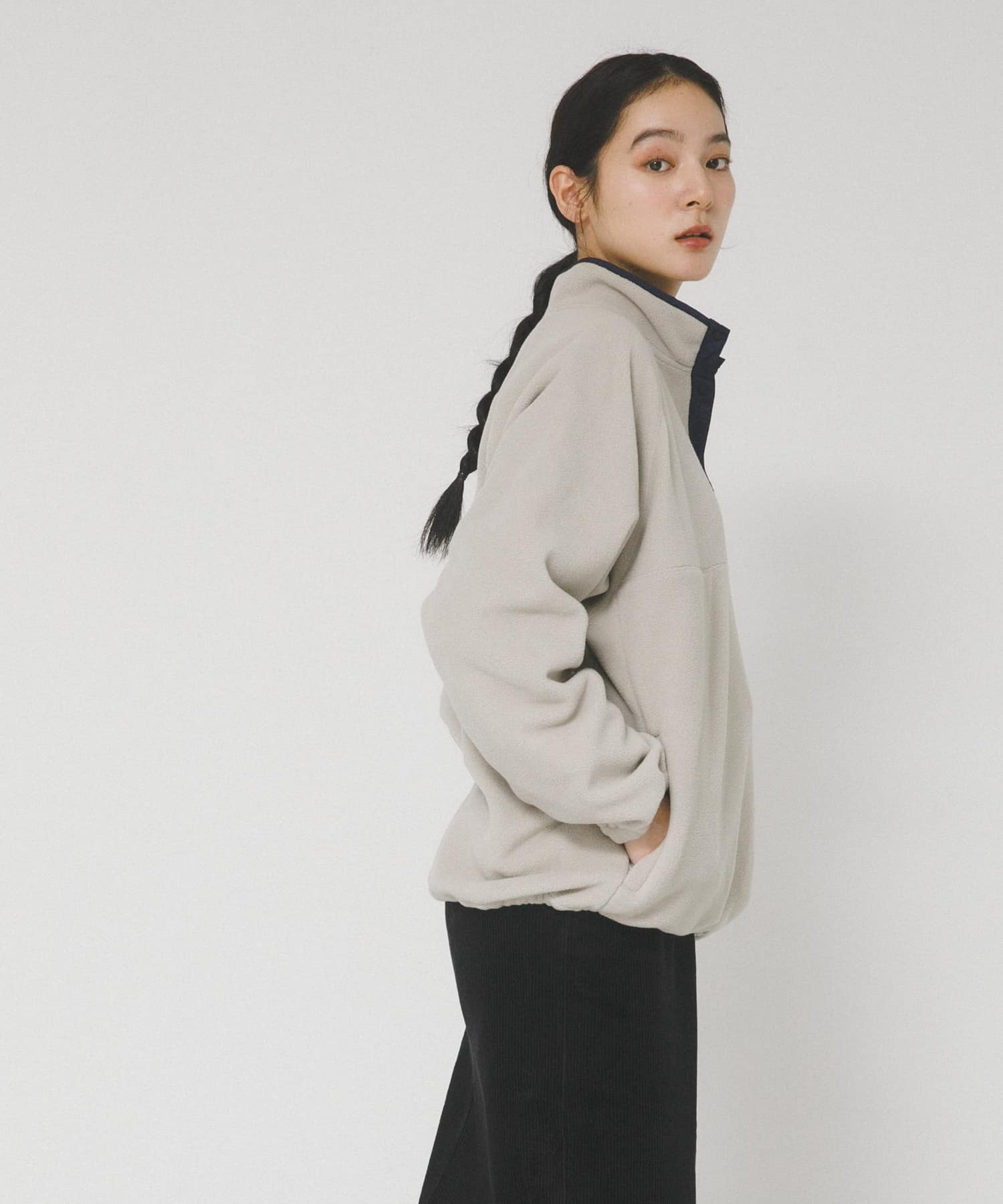 アイボリー