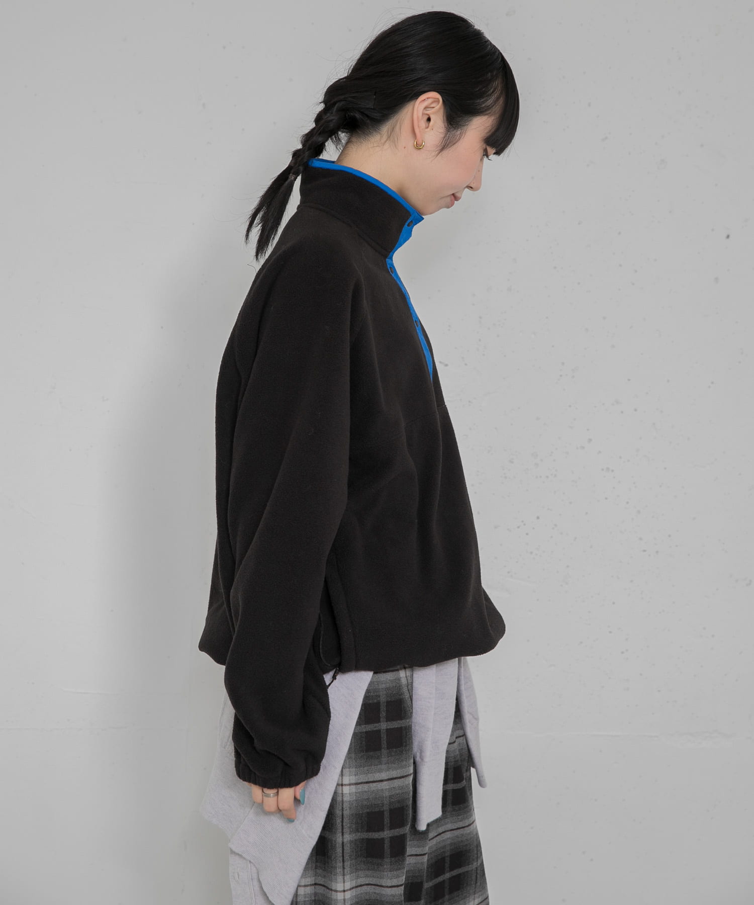 ブラック