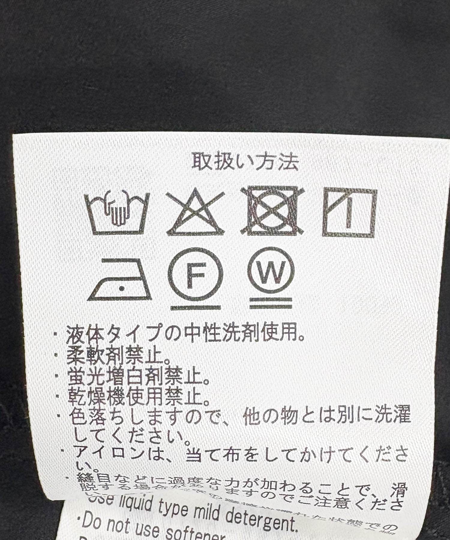 ブラック