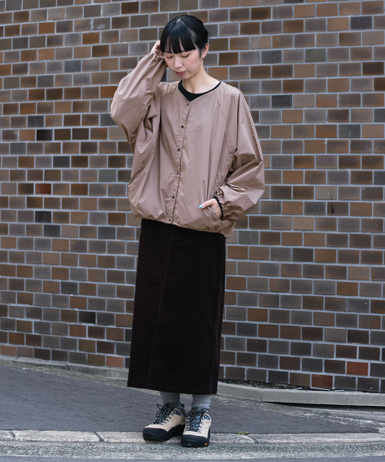 ベージュ