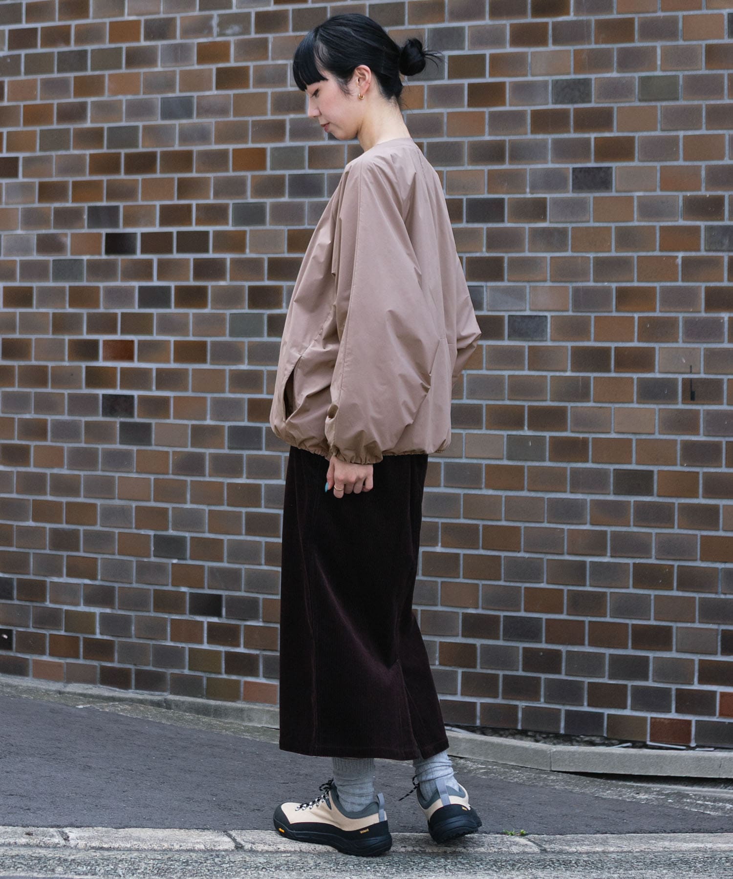 ベージュ