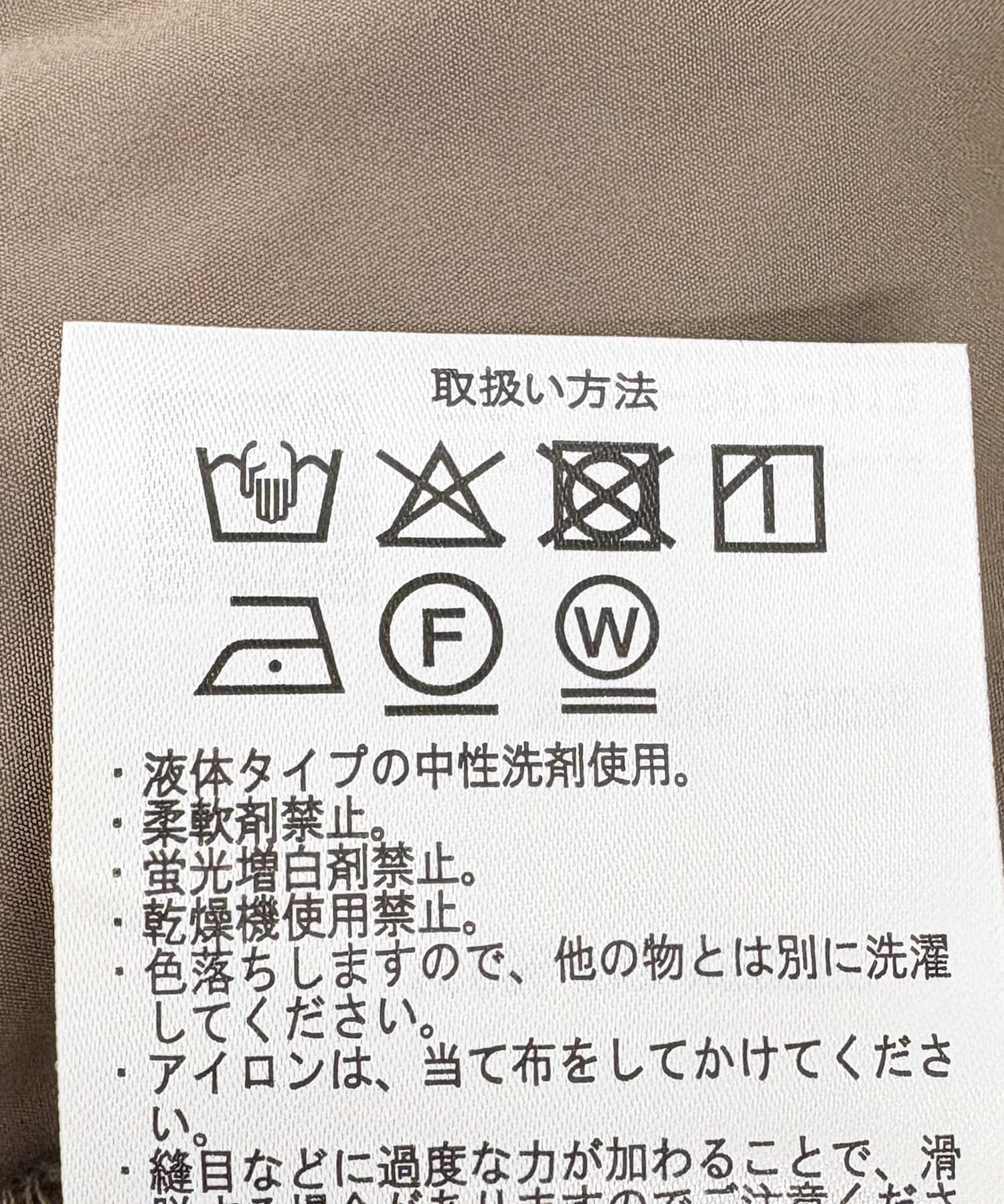 ベージュ