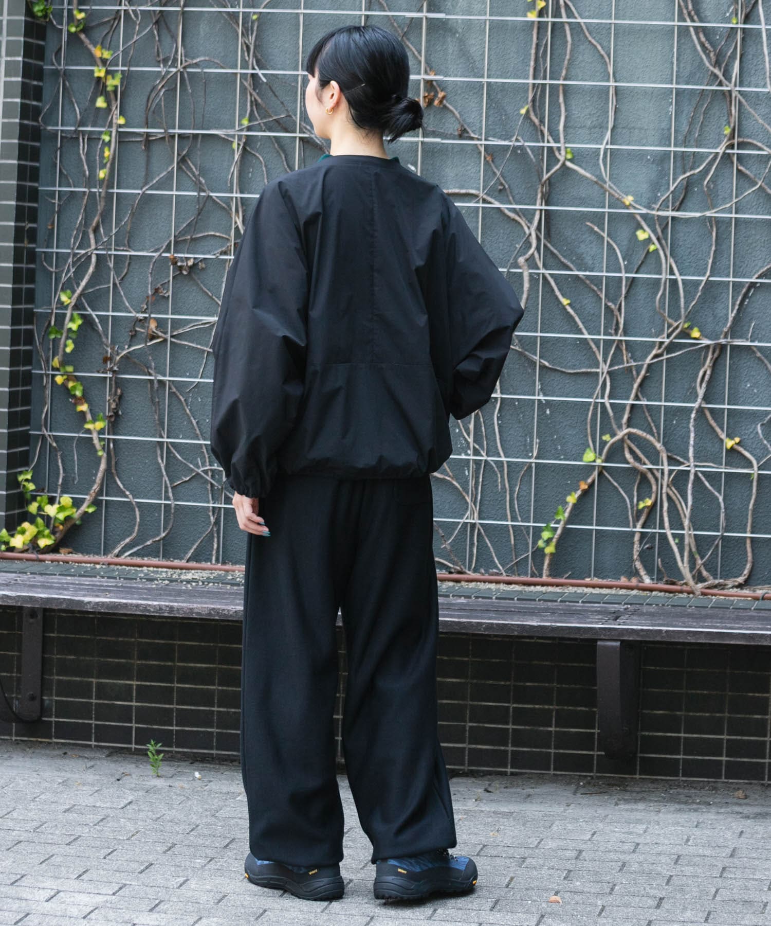 ブラック